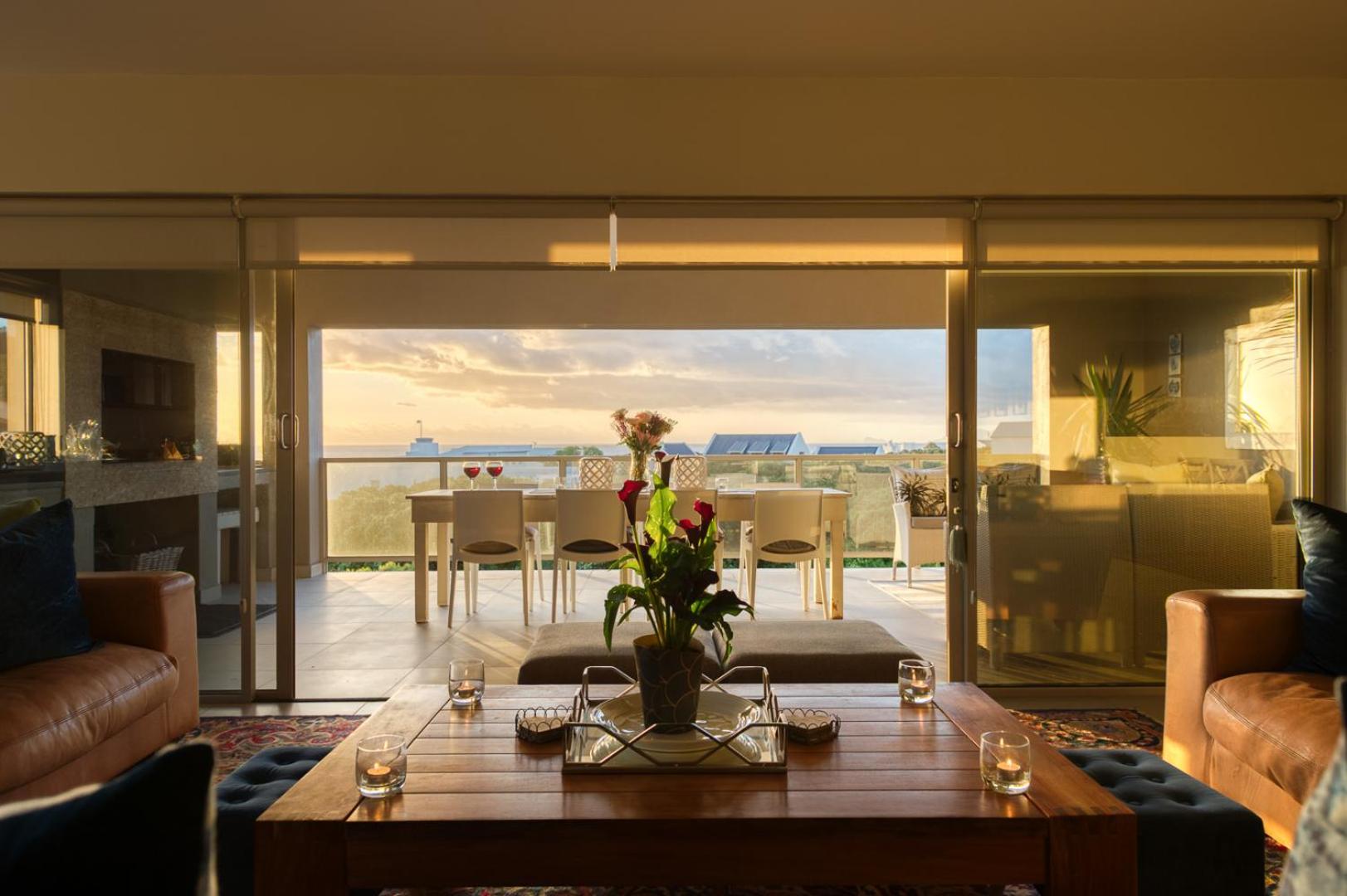 Three-Bedroom Villa - Photo 2