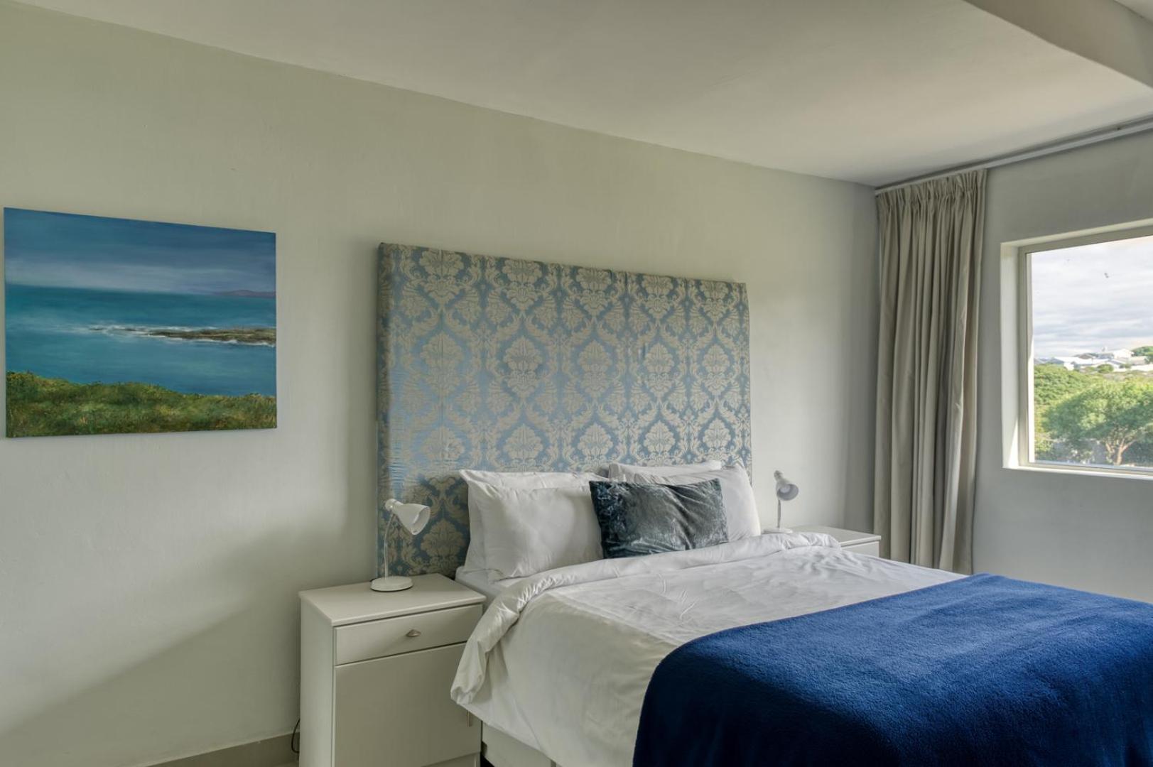 Three-Bedroom Villa - Photo 10