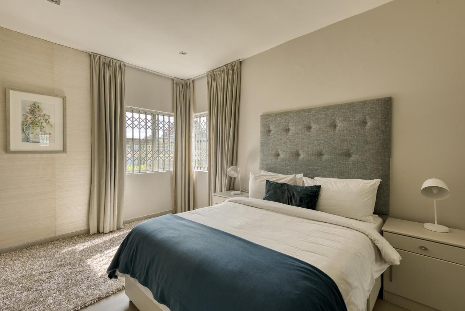 Three-Bedroom Villa - Photo 8