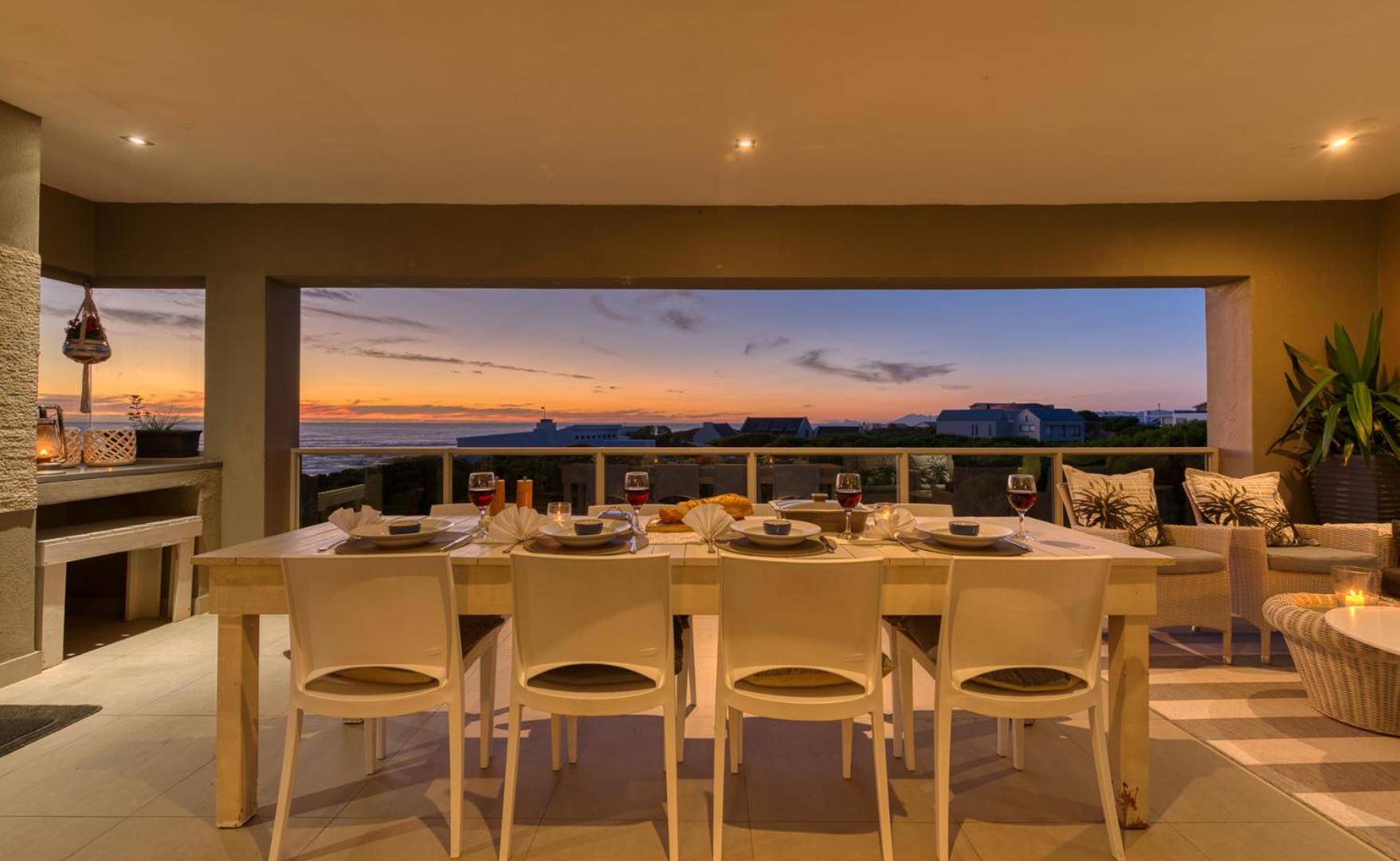 Three-Bedroom Villa - Photo 19