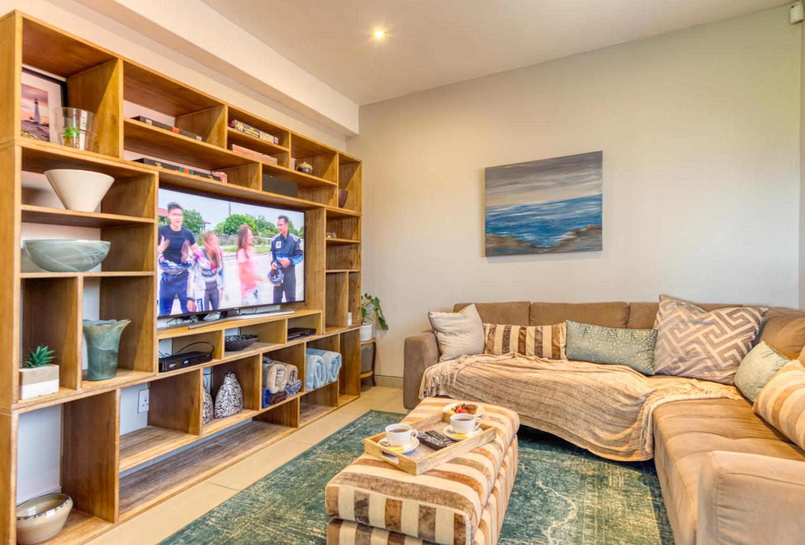Three-Bedroom Villa - Photo 16