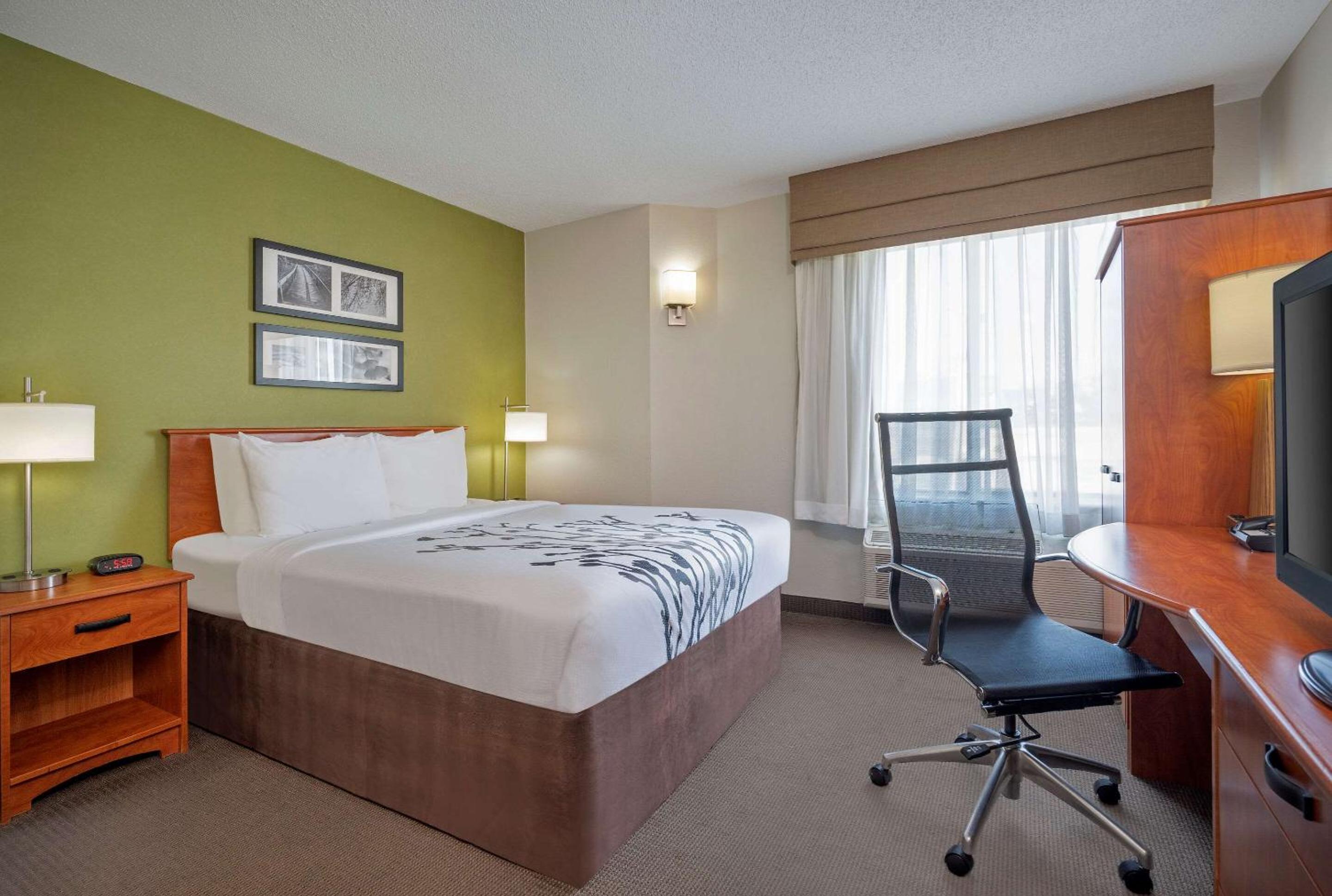 Sleep Inn Midway Airport — photo 50