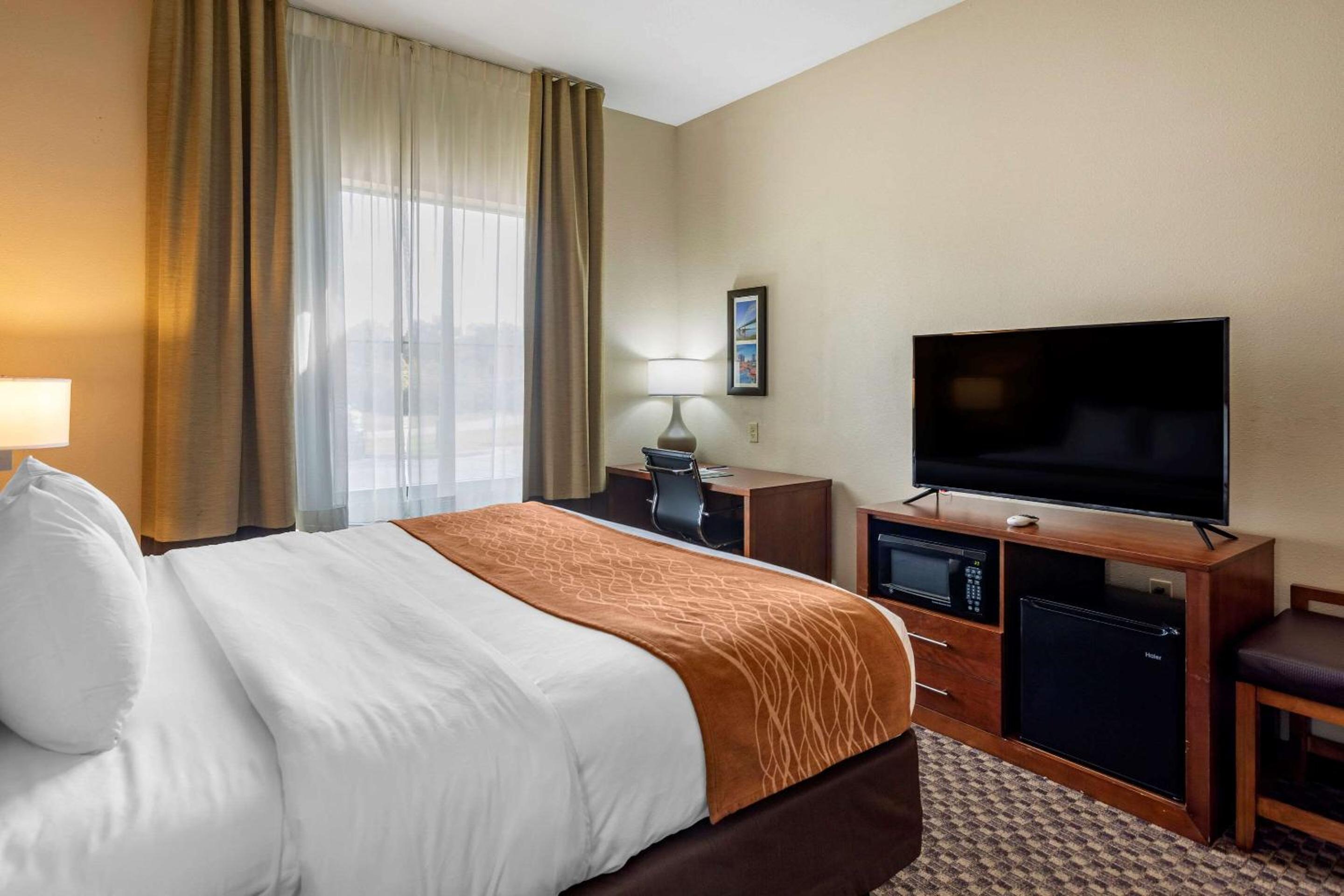 King Room - Disability Access/Non-Smoking - Photo 4