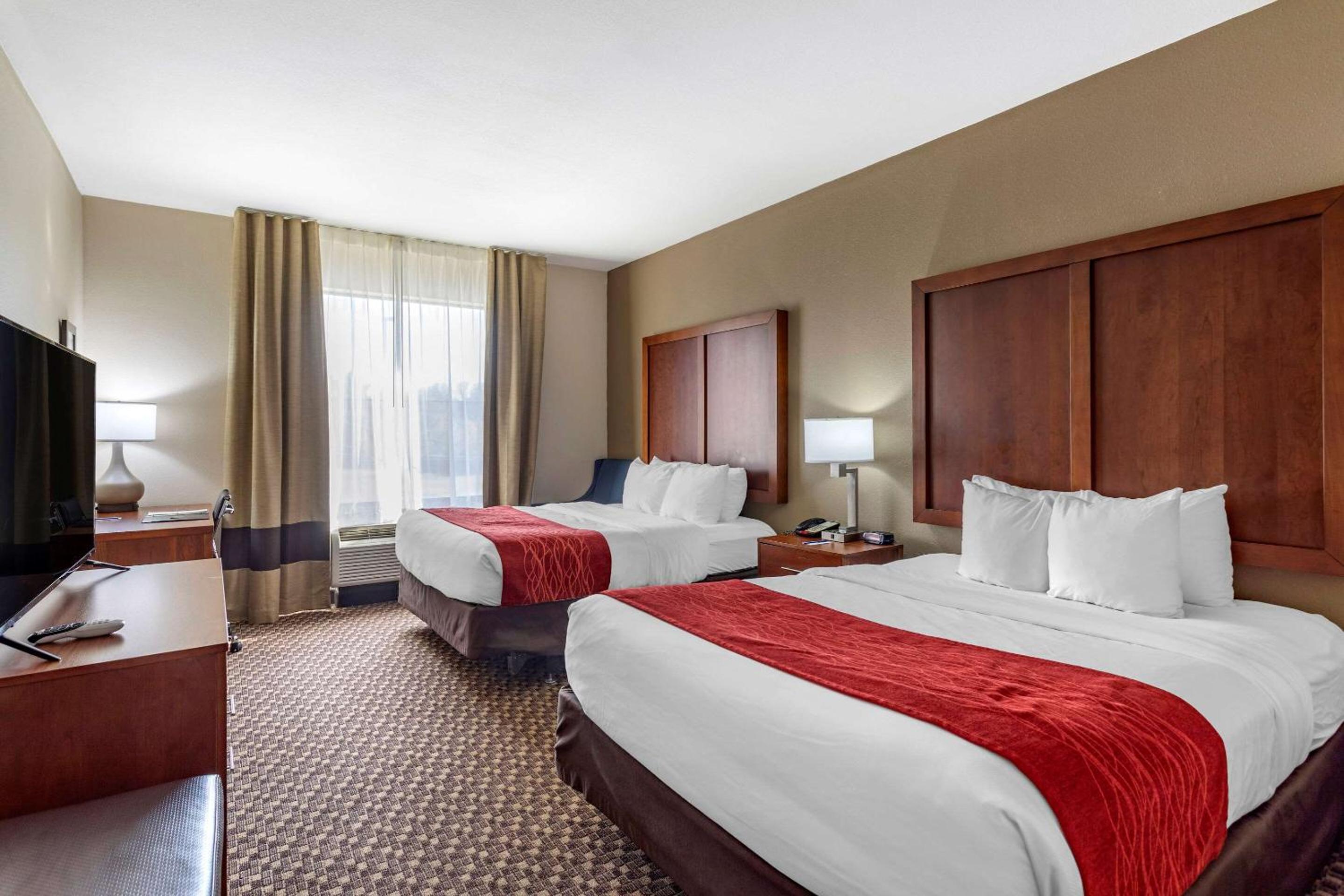 Queen Room with Two Queen Beds - Accessible/Non-Smoking  - Photo 1