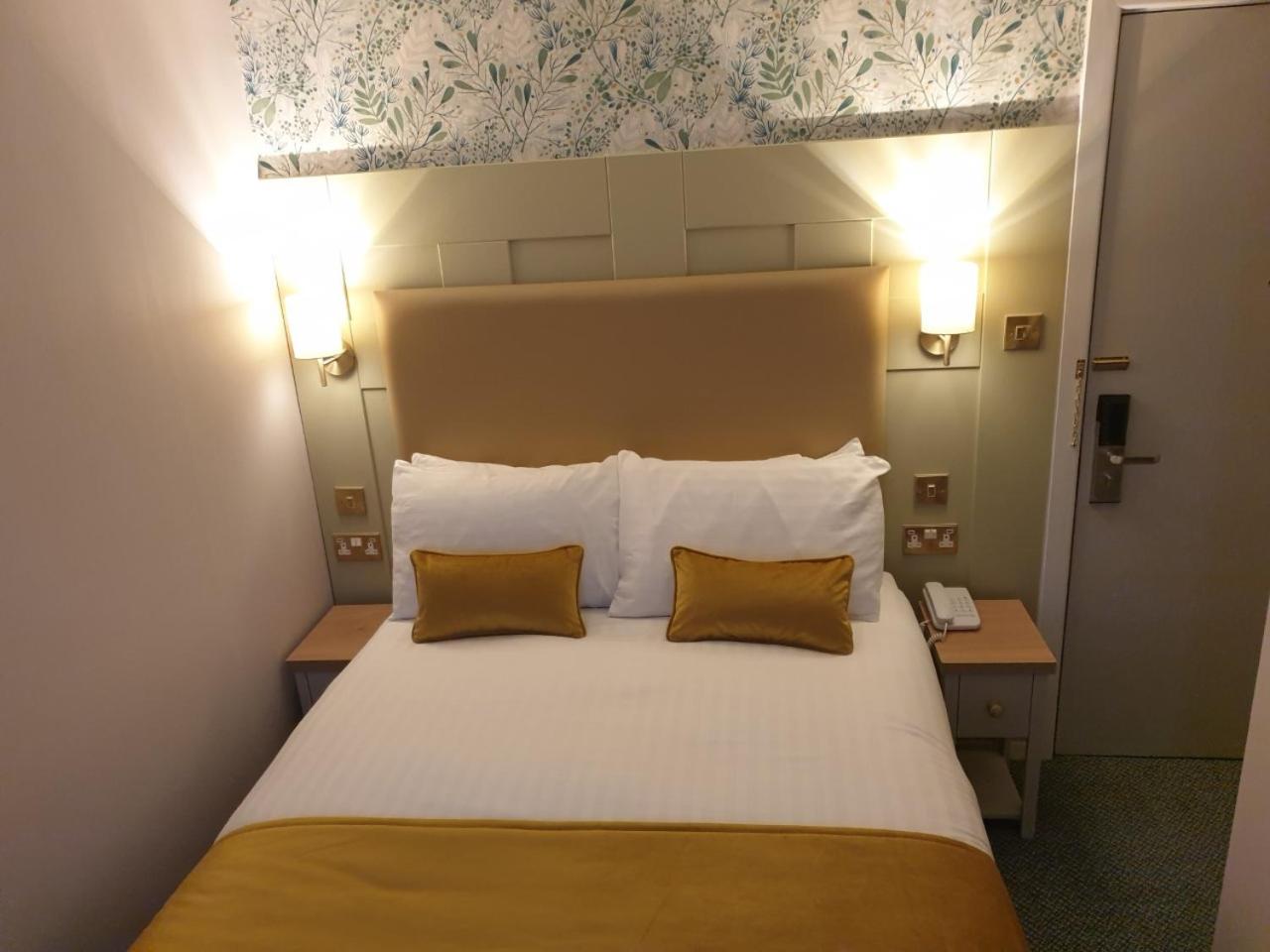 Standard Double Room - Photo 2