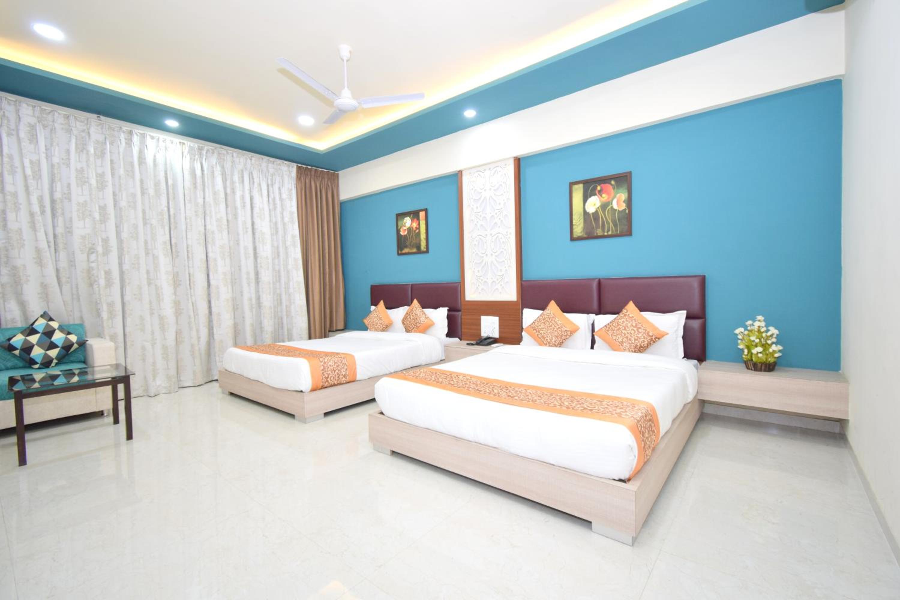 Superior Queen Room with Two Queen Beds - Photo 29