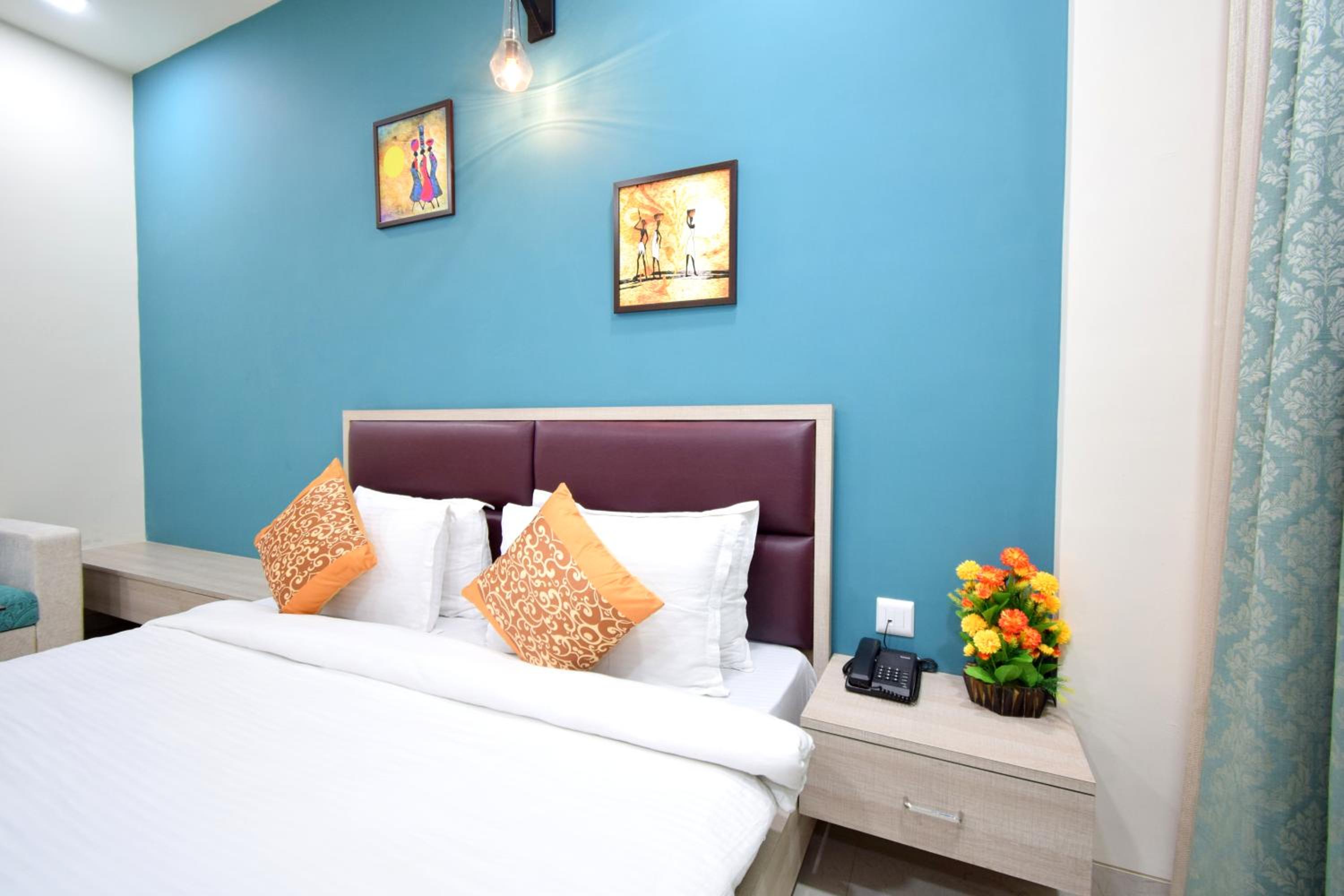 Deluxe King Room - Photo 46