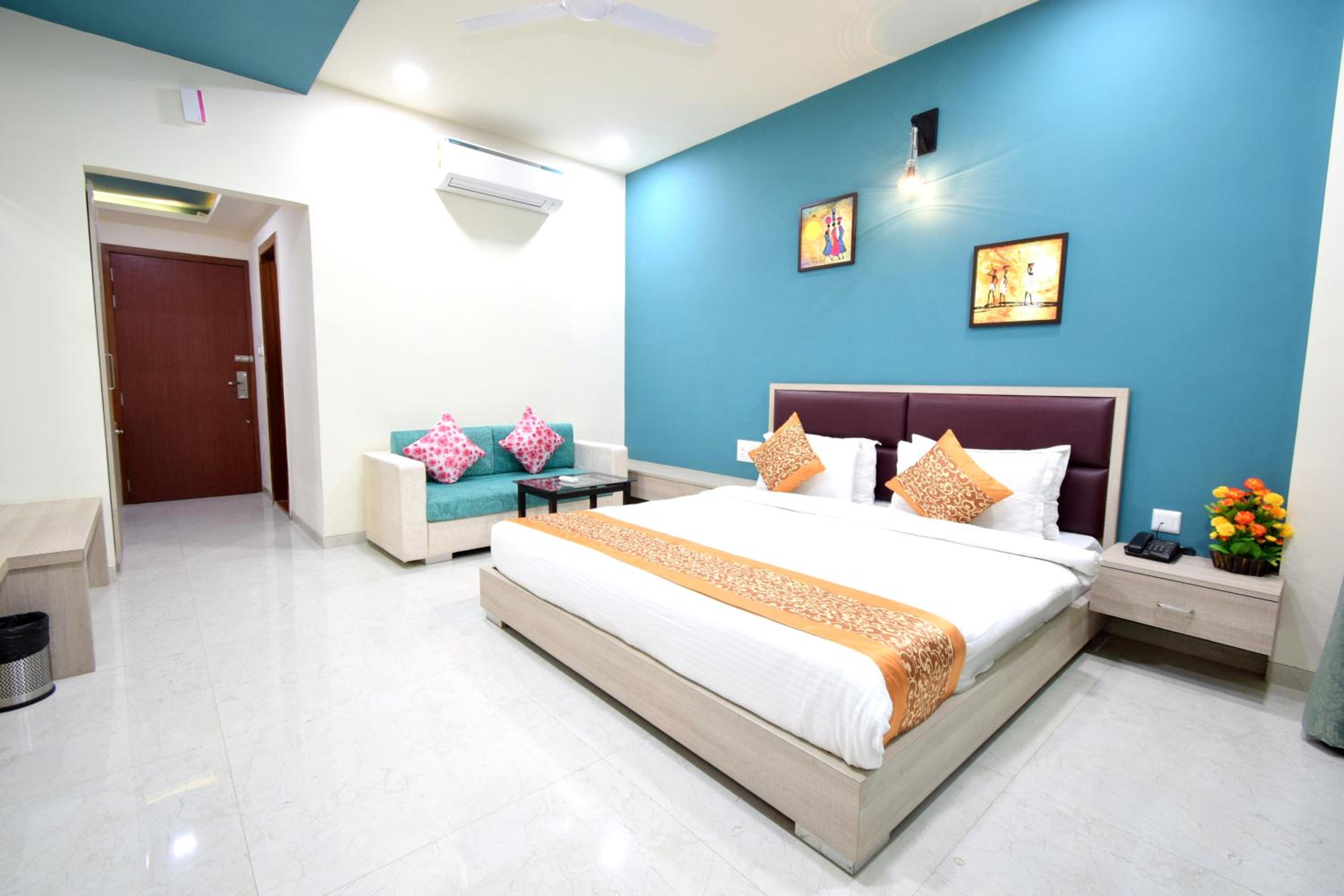 Deluxe King Room - Photo 55