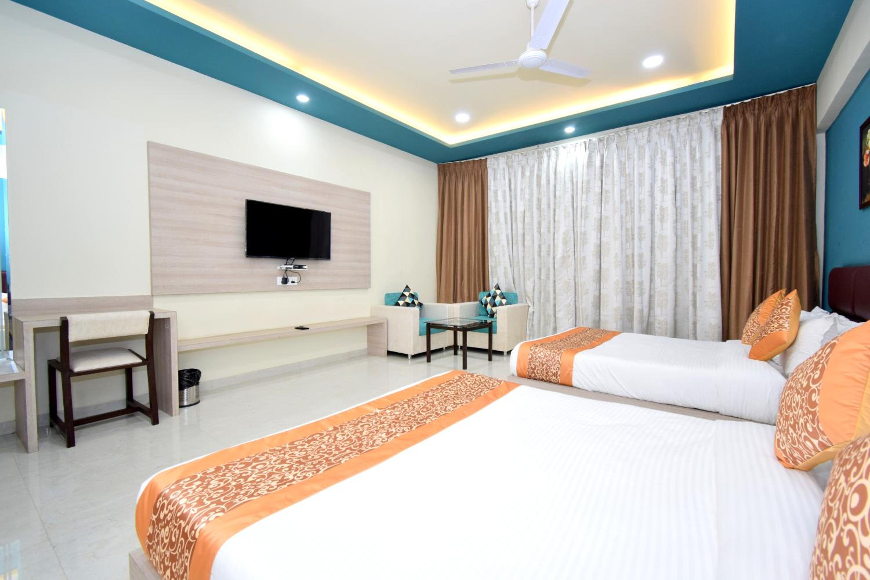 Superior Queen Room with Two Queen Beds - Photo 24