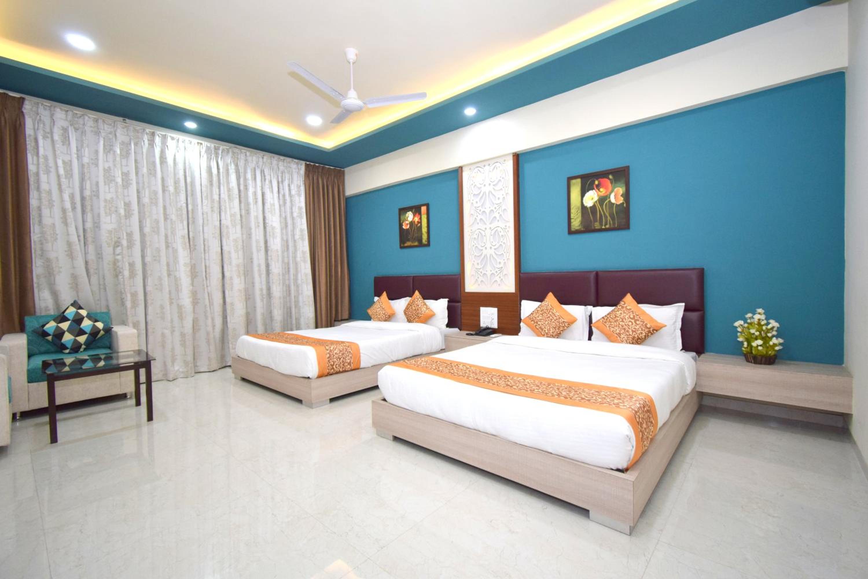 Superior Queen Room with Two Queen Beds - Photo 30