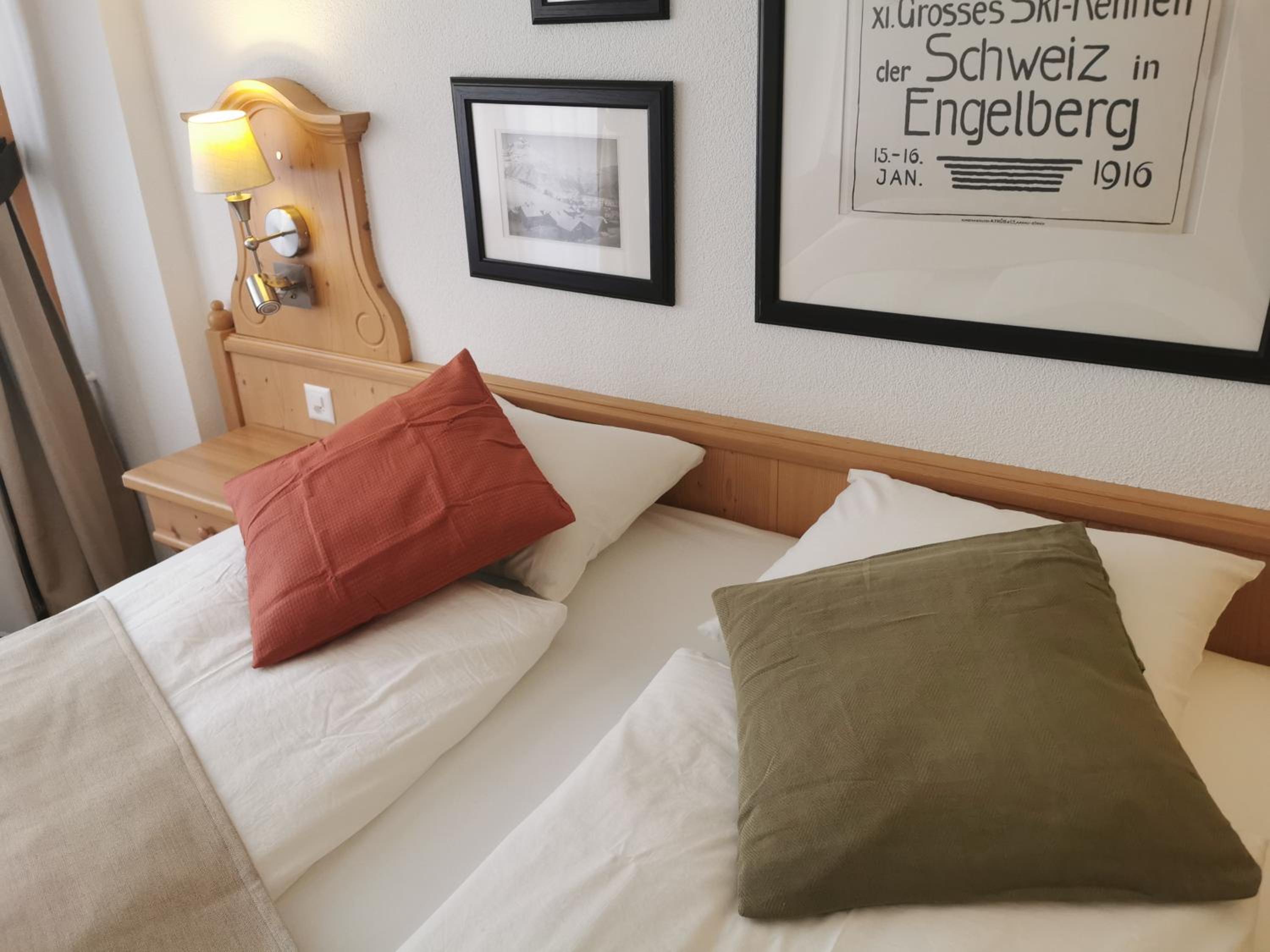 Double or Twin Room with Balcony - Photo 8