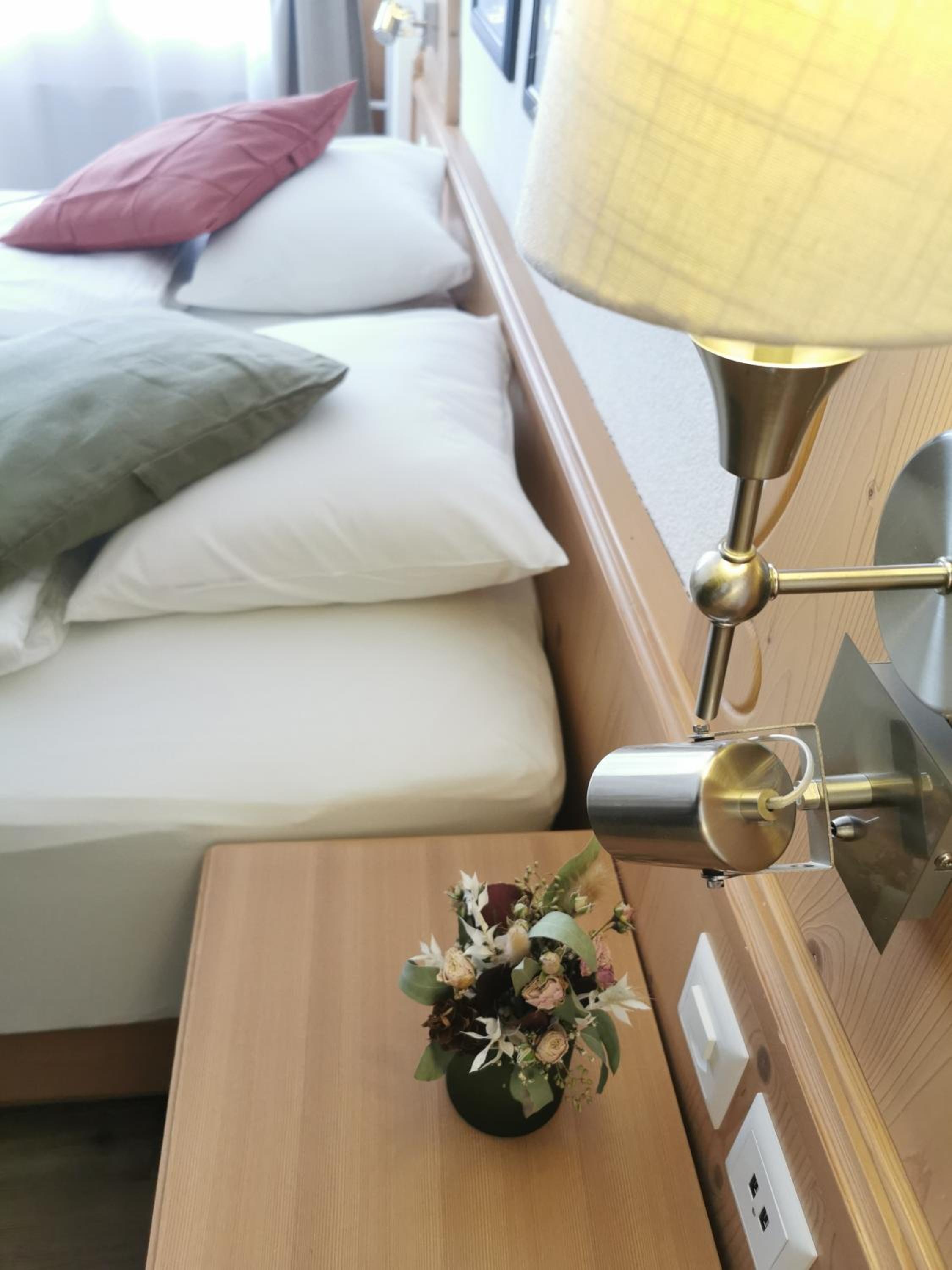 Double or Twin Room with Balcony - Photo 9