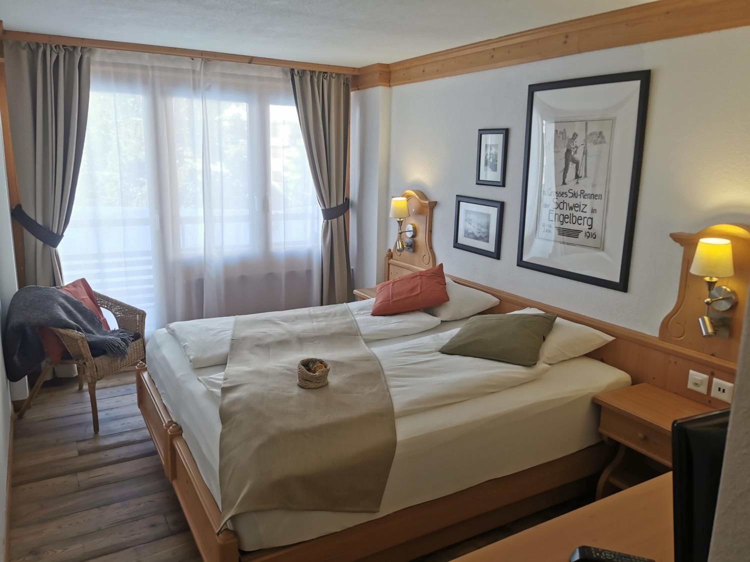 Double or Twin Room with Balcony - Photo 1