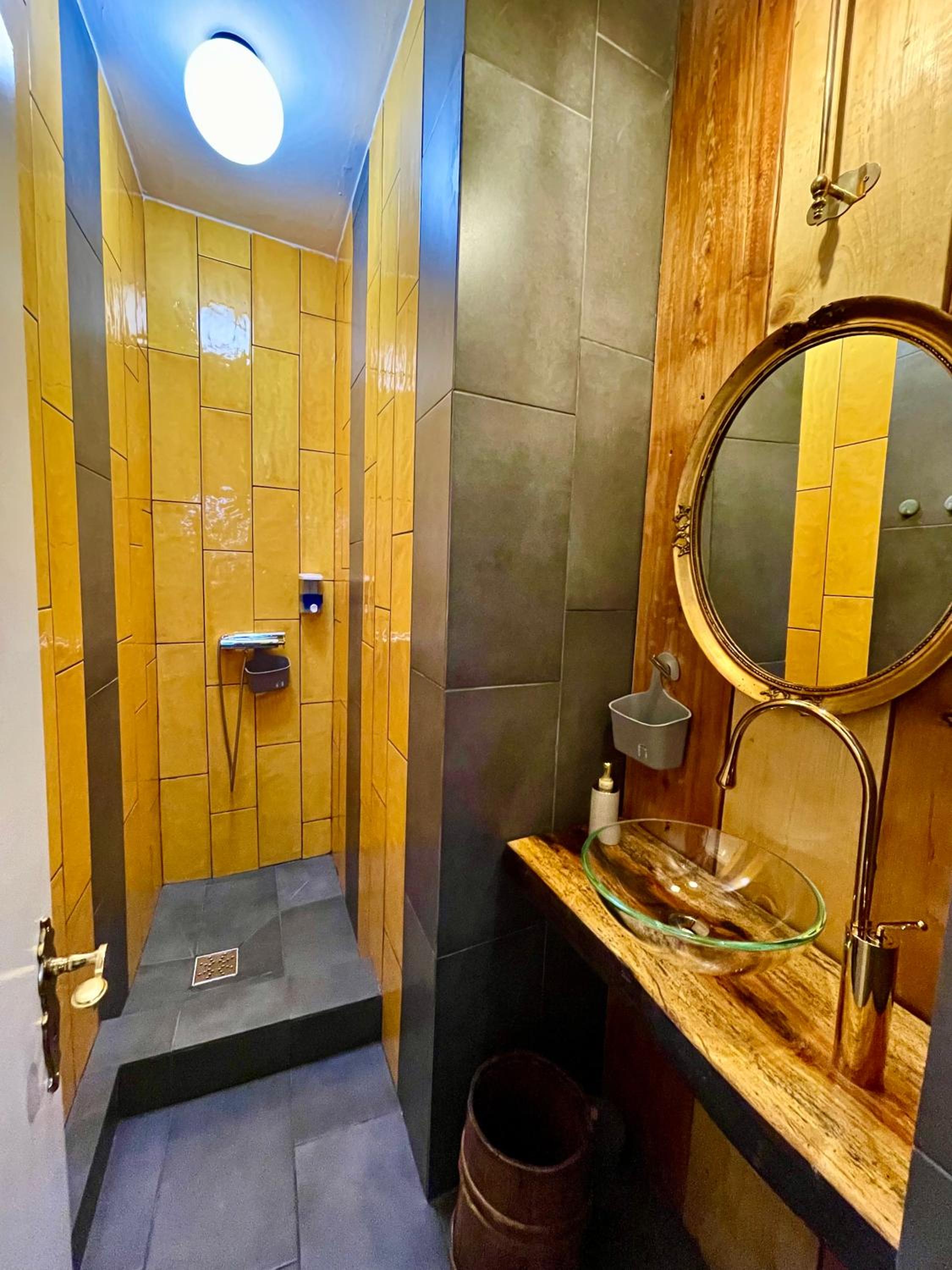 Apartment - Split Level - Photo 38
