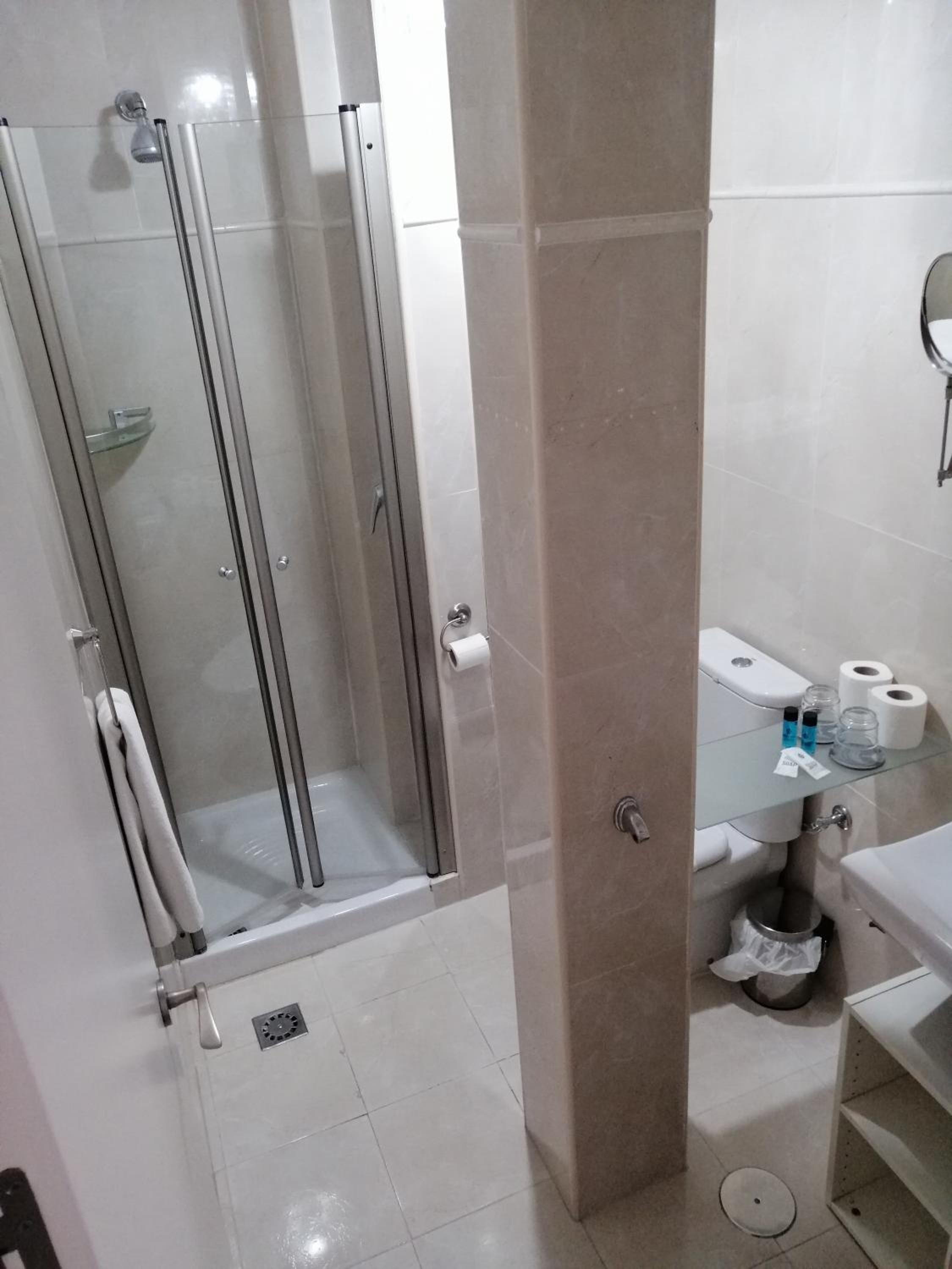 Double Room - Photo 4