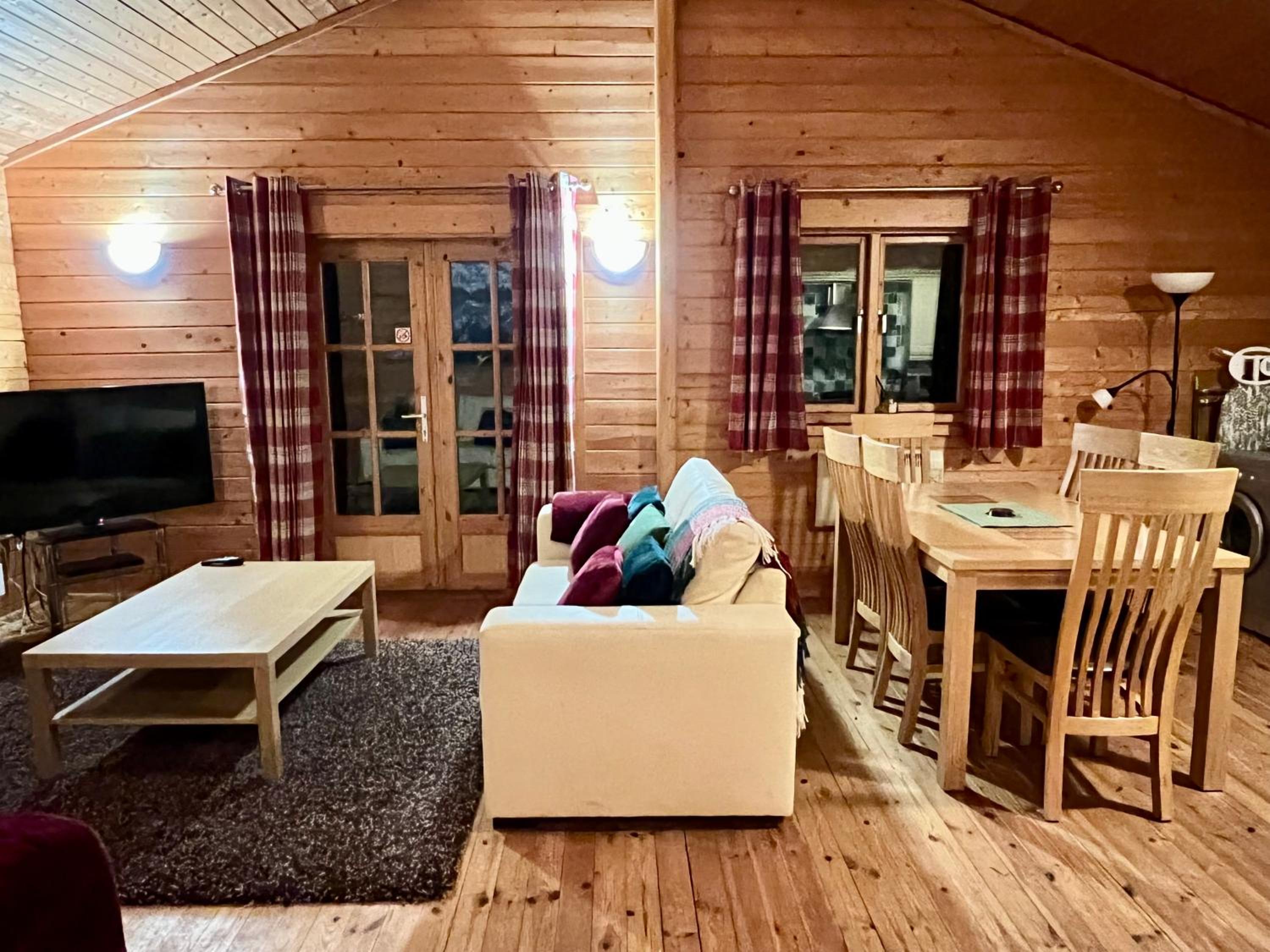 Three-Bedroom House photo 2