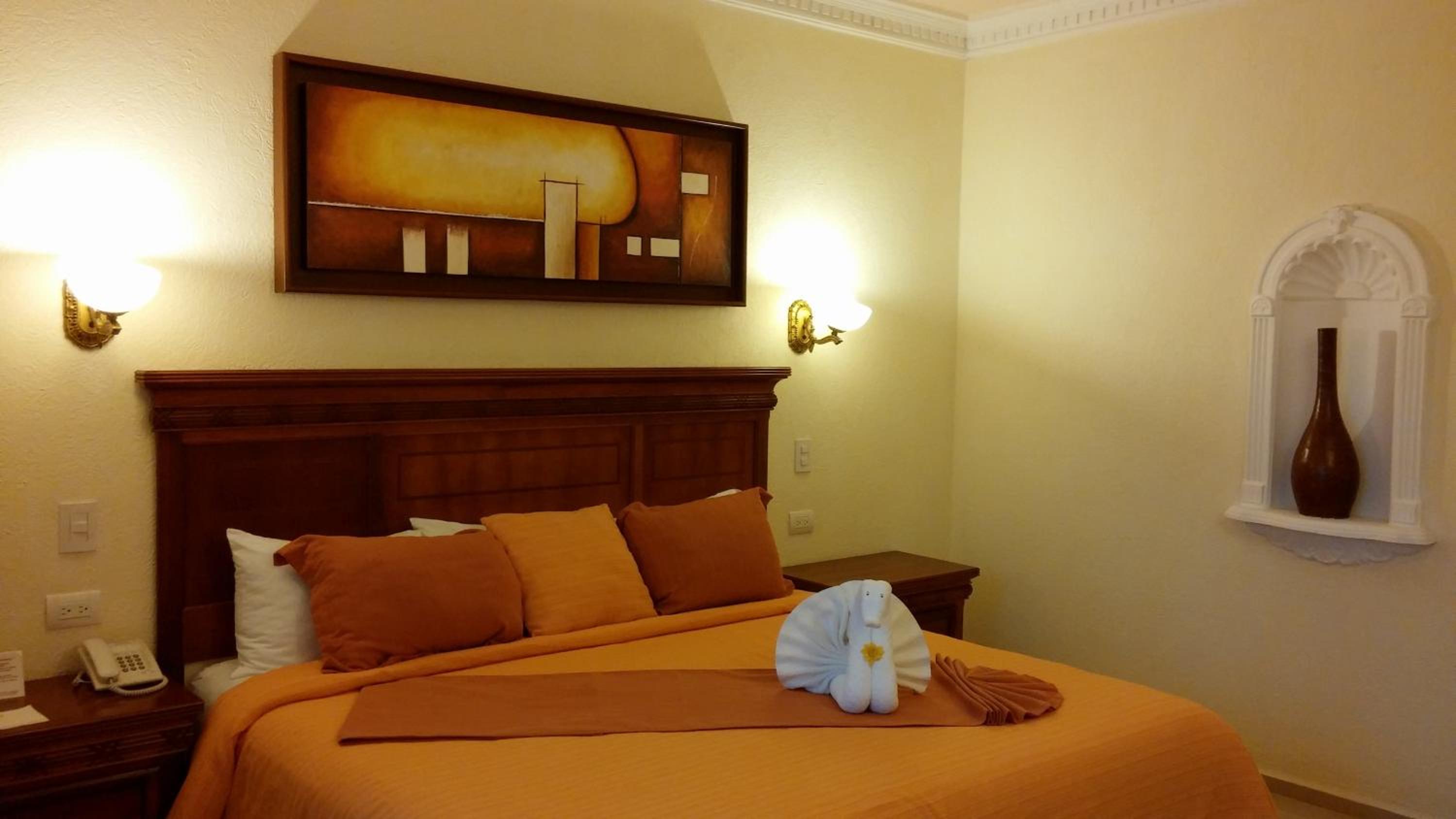 Two-Bedroom Suite - Photo 3