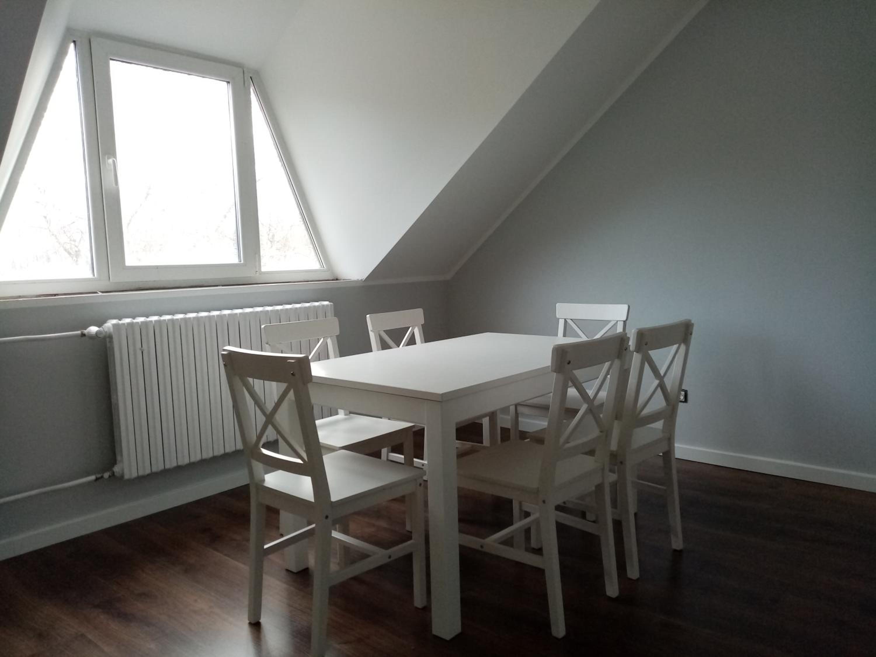 Apartment with Mountain View - Photo 5