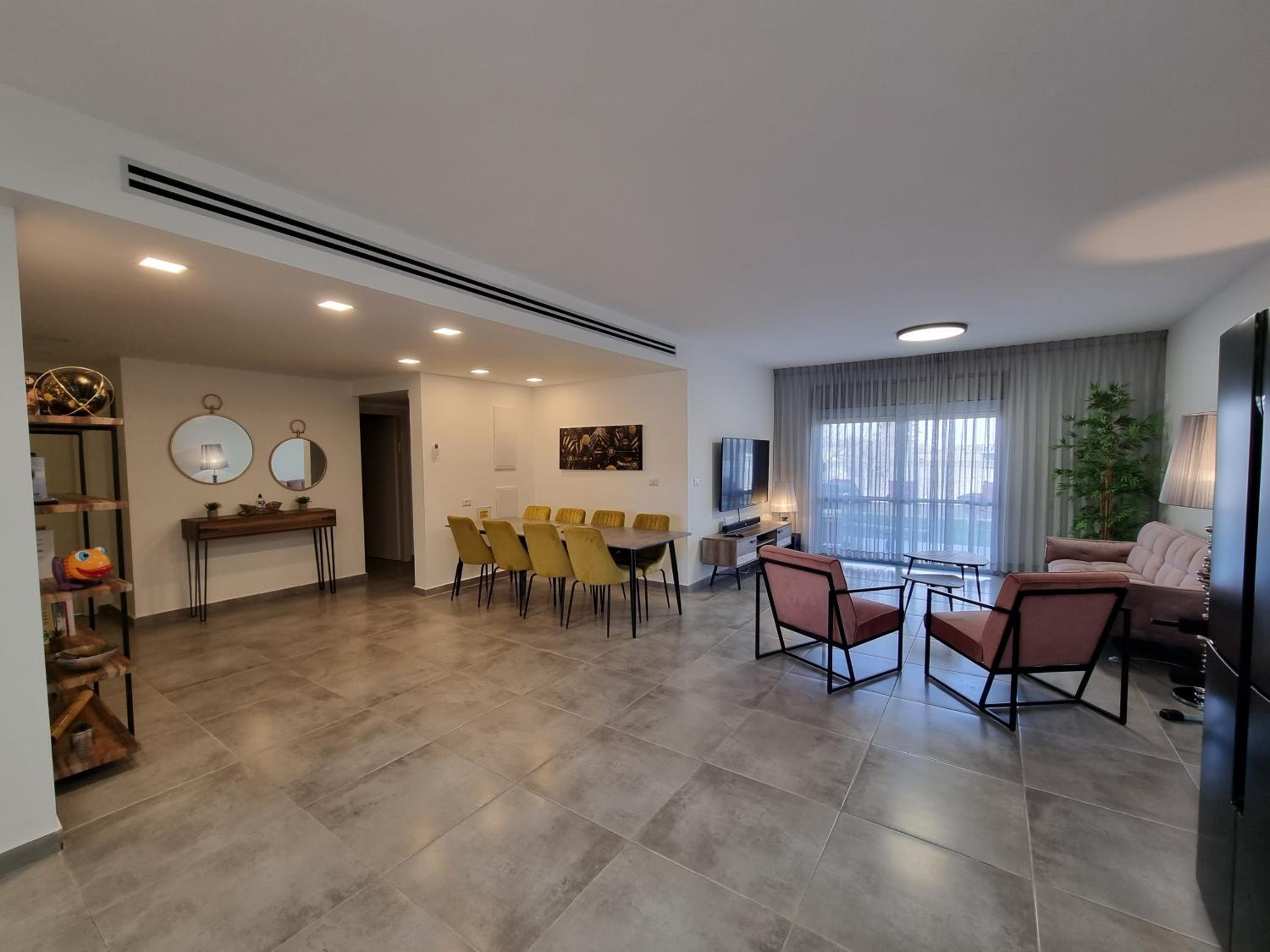 Apartment photo 1