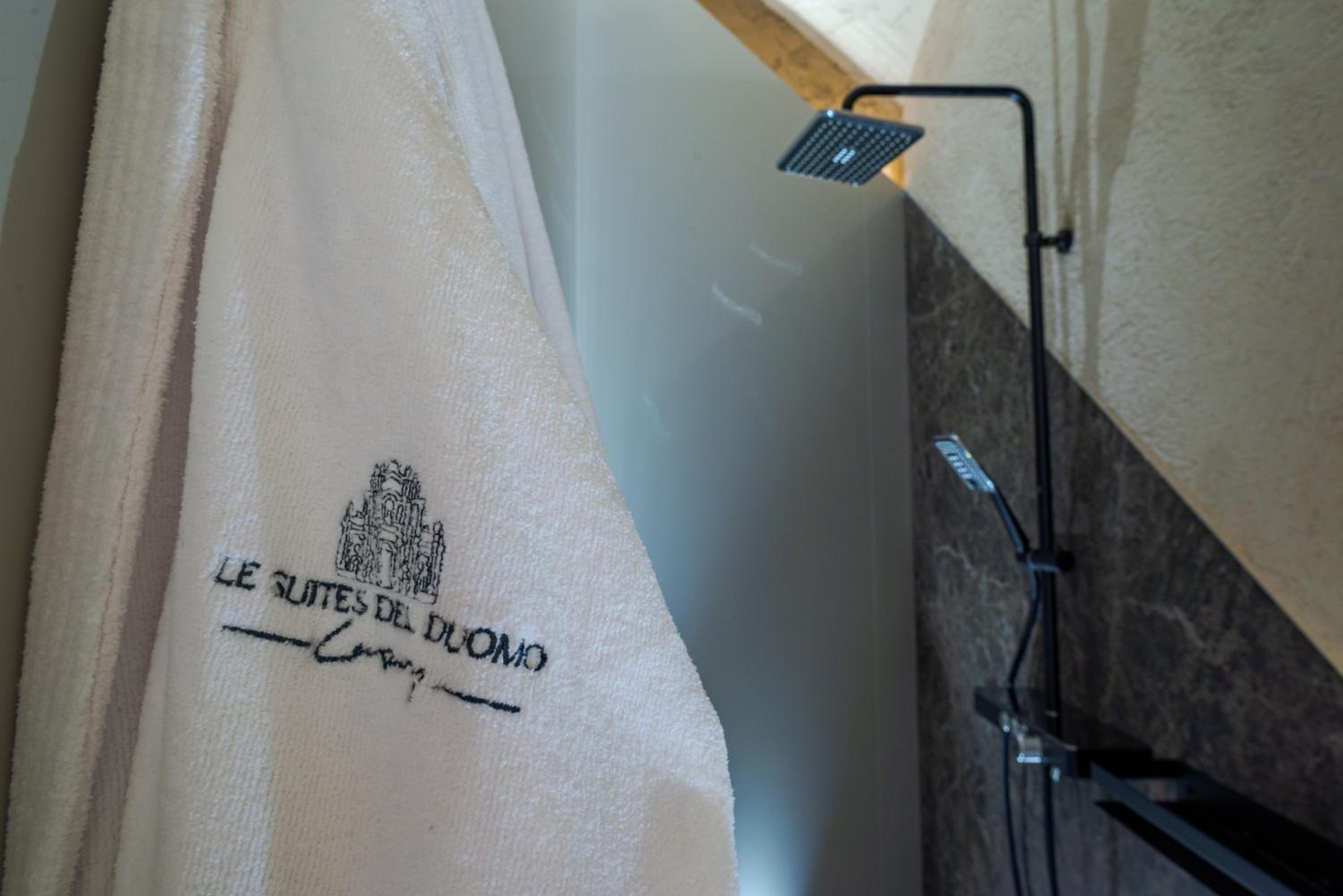 Queen Room with Spa Bath photo 3