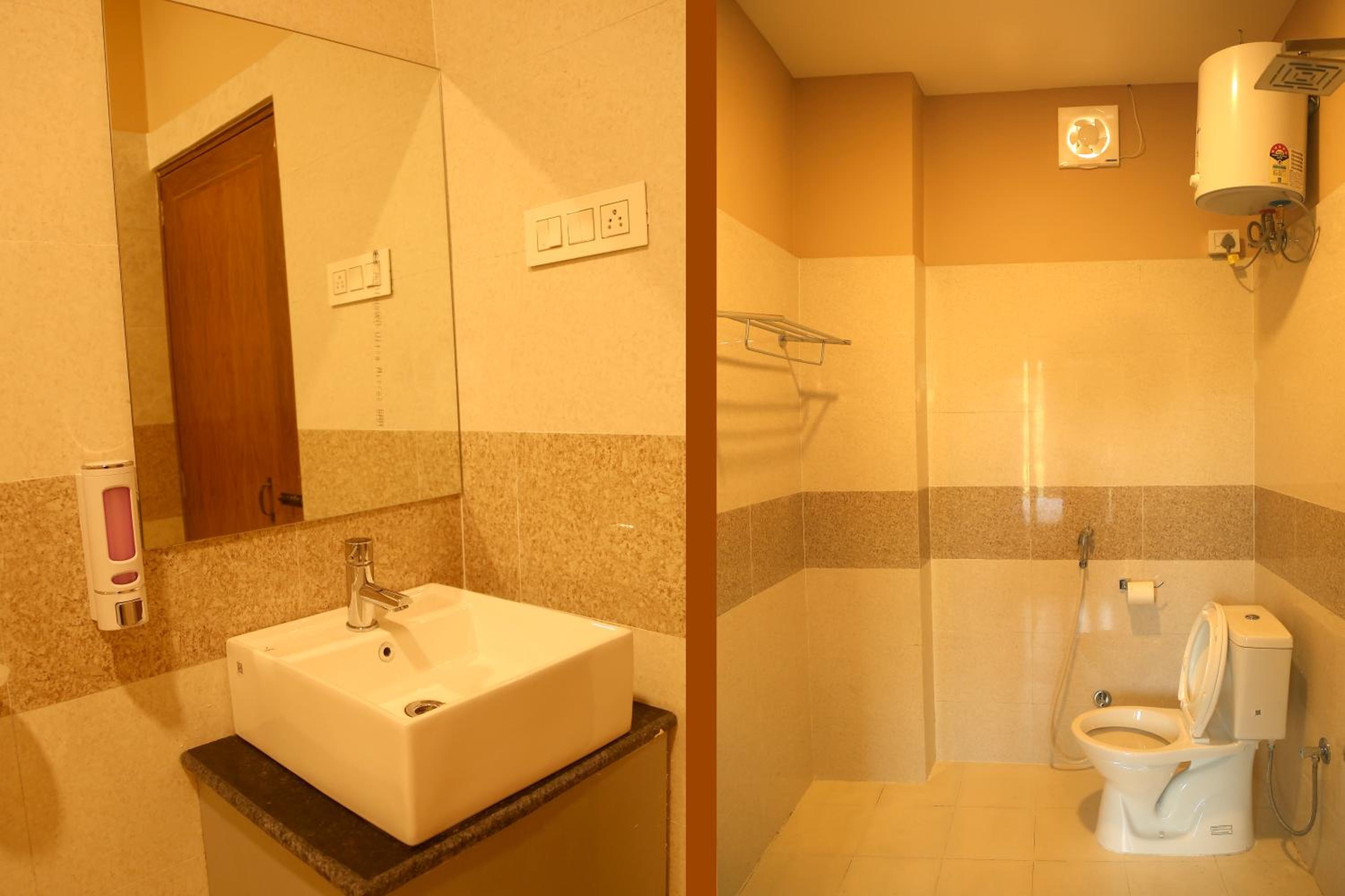 Superior King Suite photo 2
