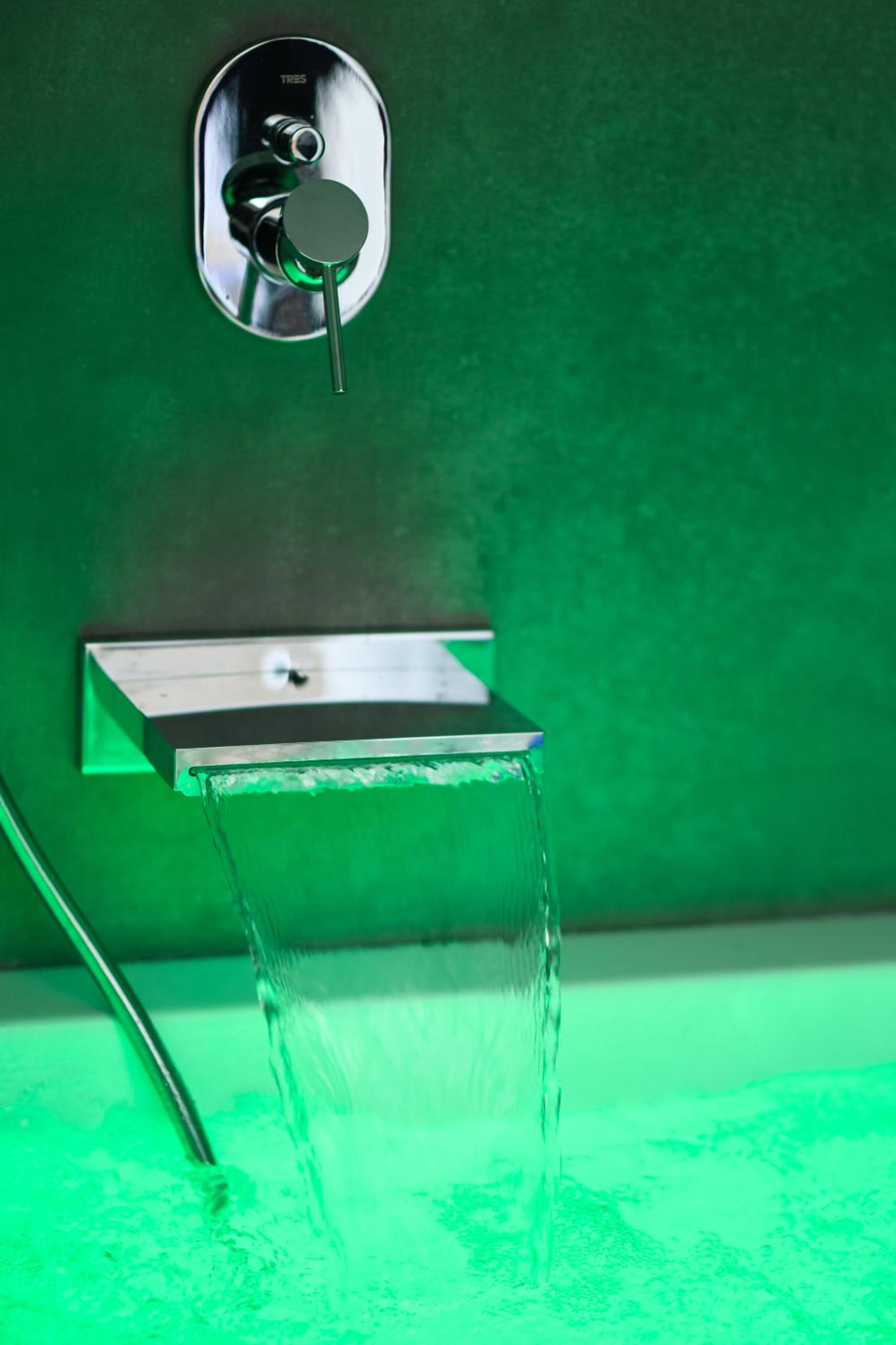 Habitación Doble con Bañera de Hidromasaje