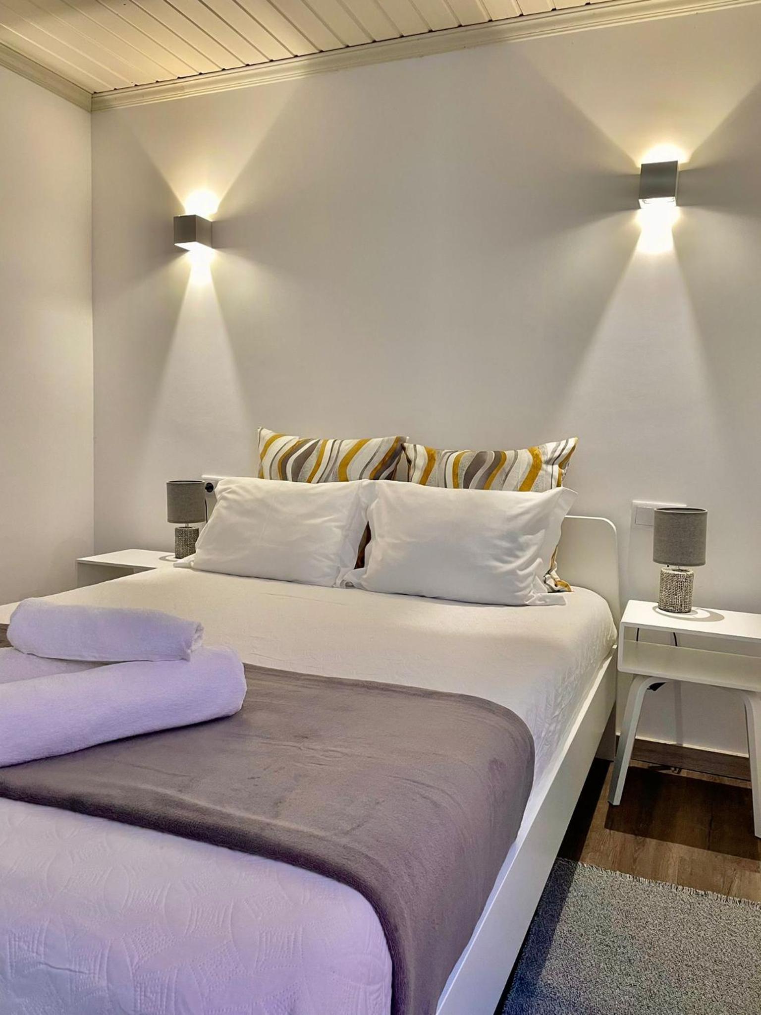 Double Room with Private Bathroom - Photo 9
