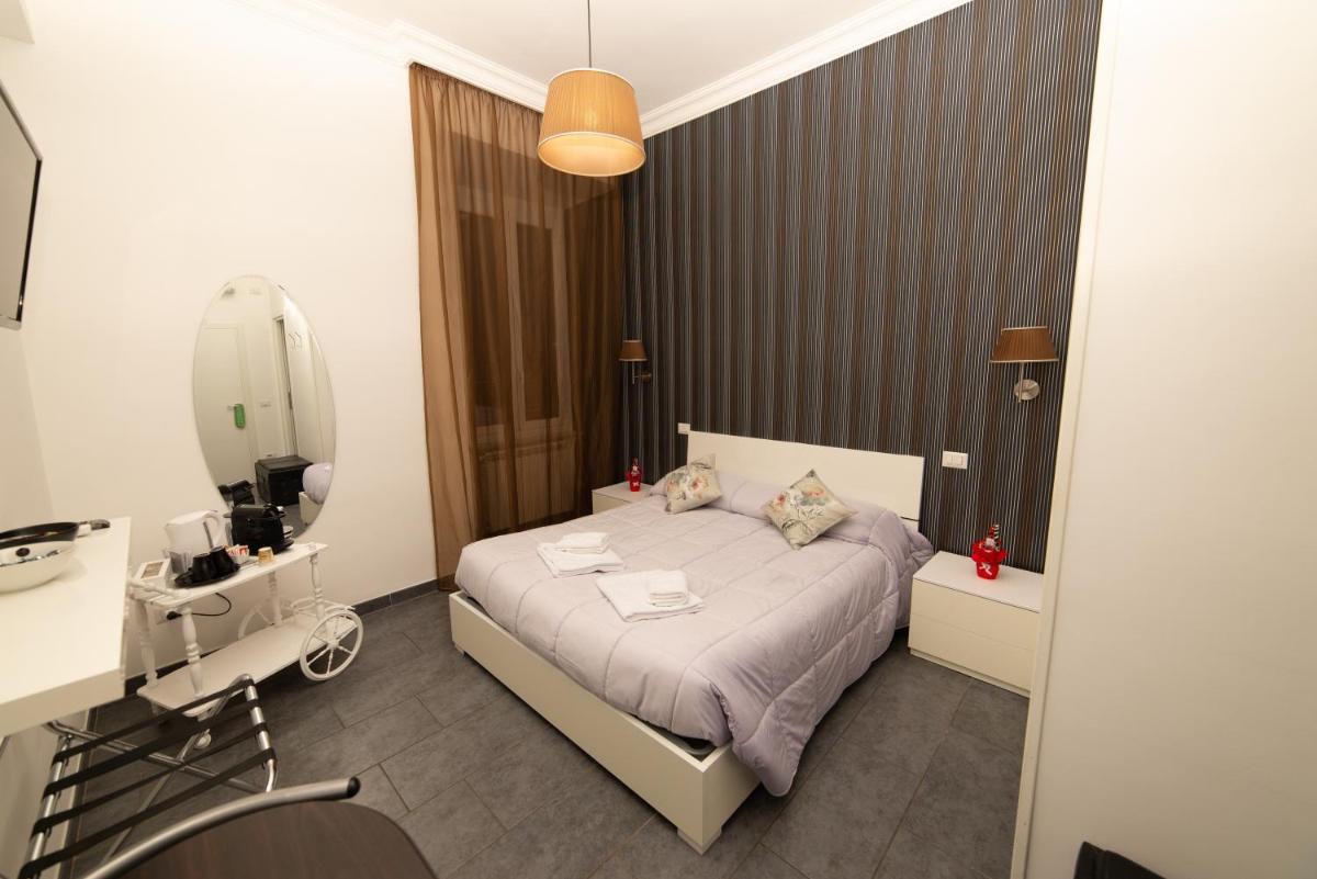 Double Room with Private Bathroom photo 3