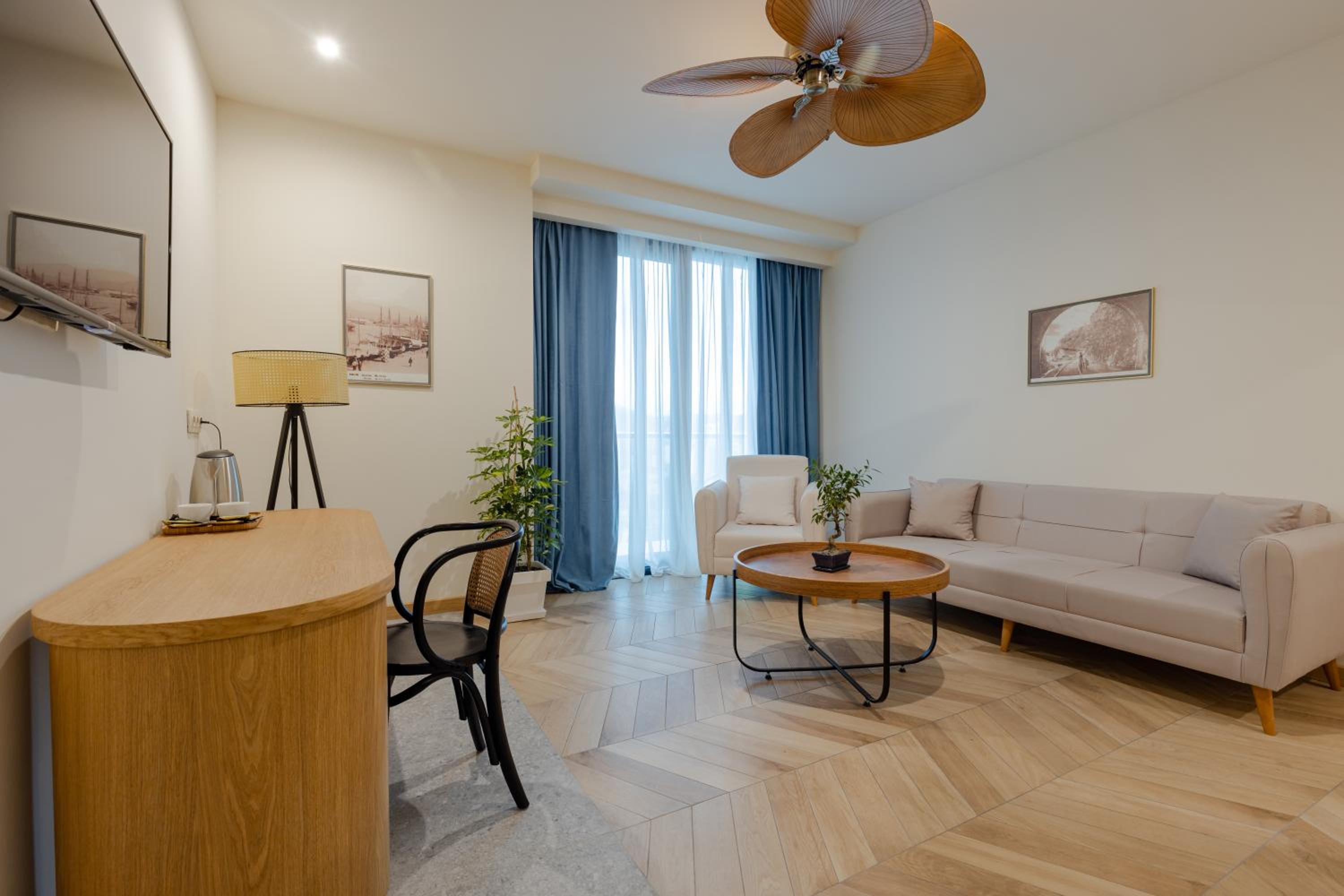 One-Bedroom Suite - Photo 6