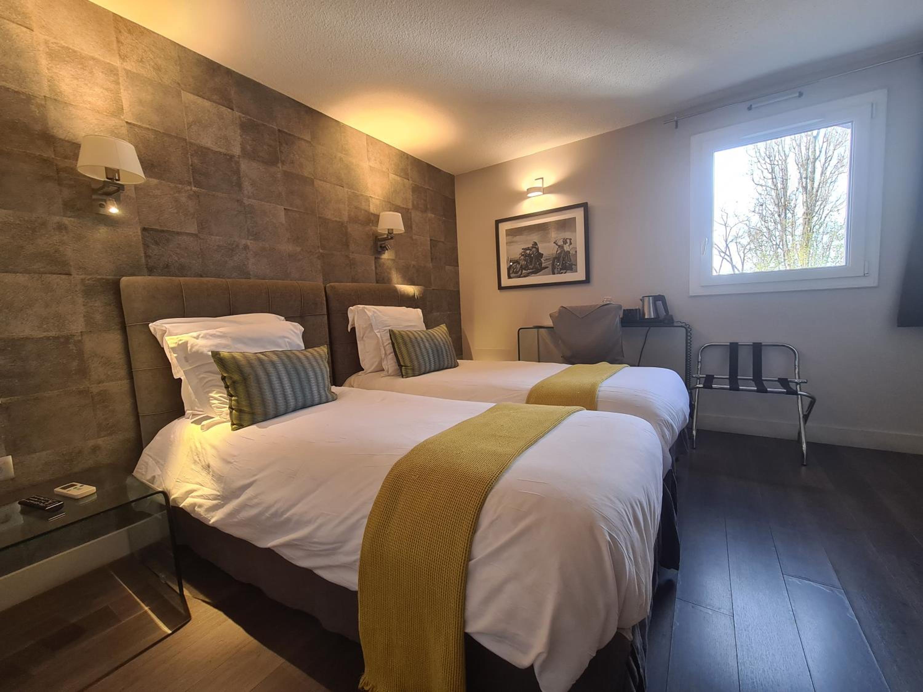 Twin Room - Photo 3