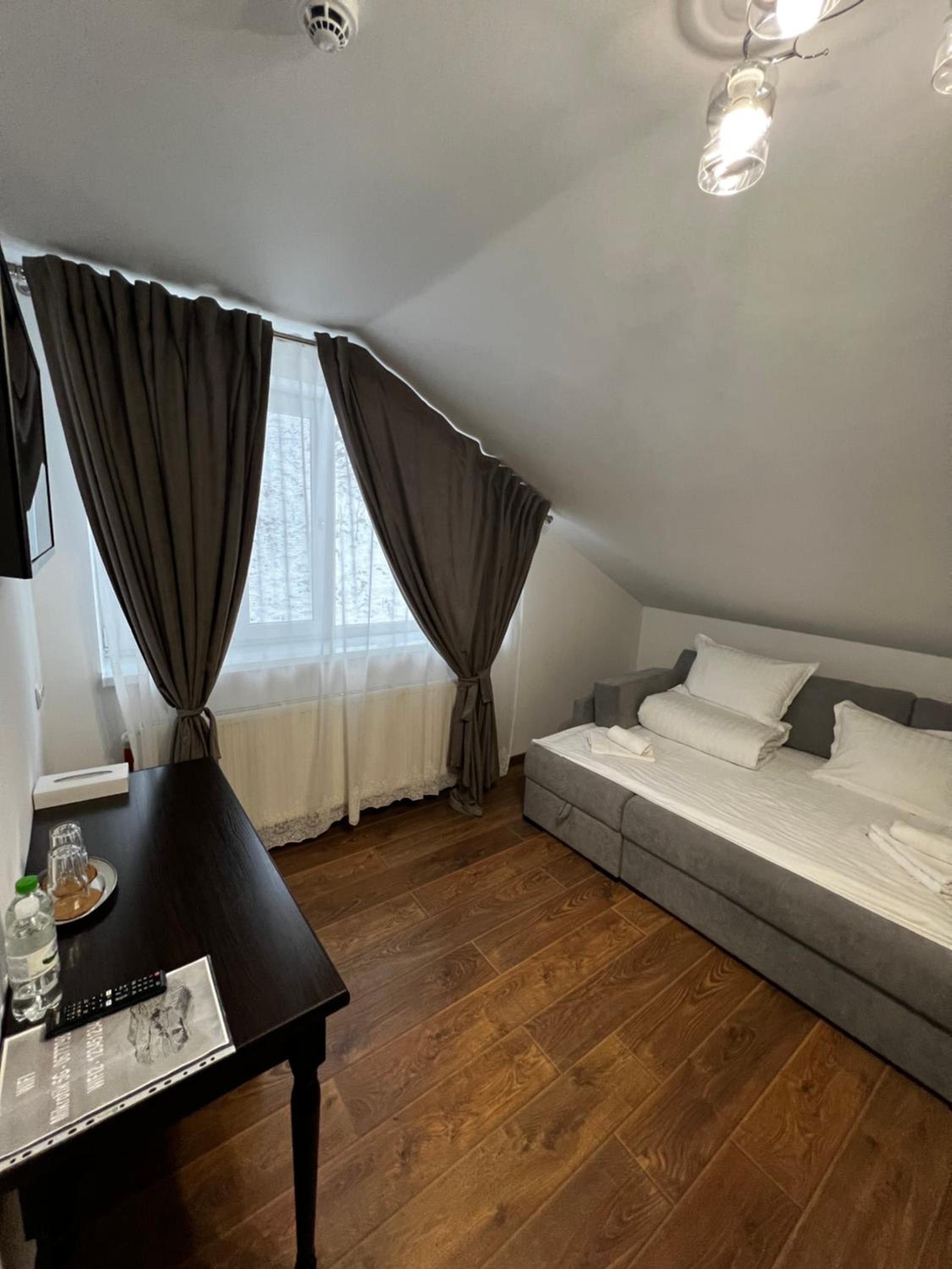 Quadruple Room with Mountain View photo 1