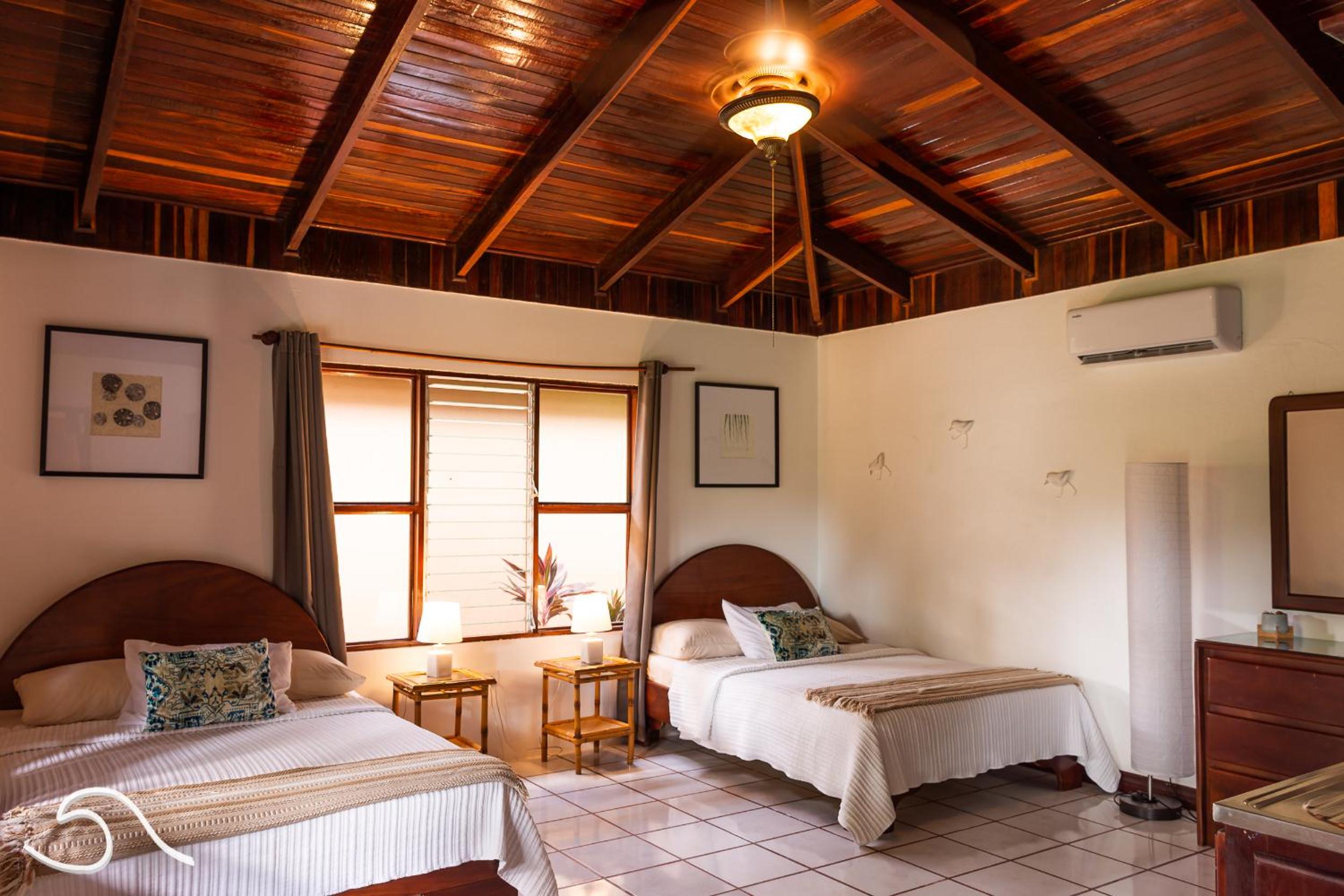 Large Double Room photo 1