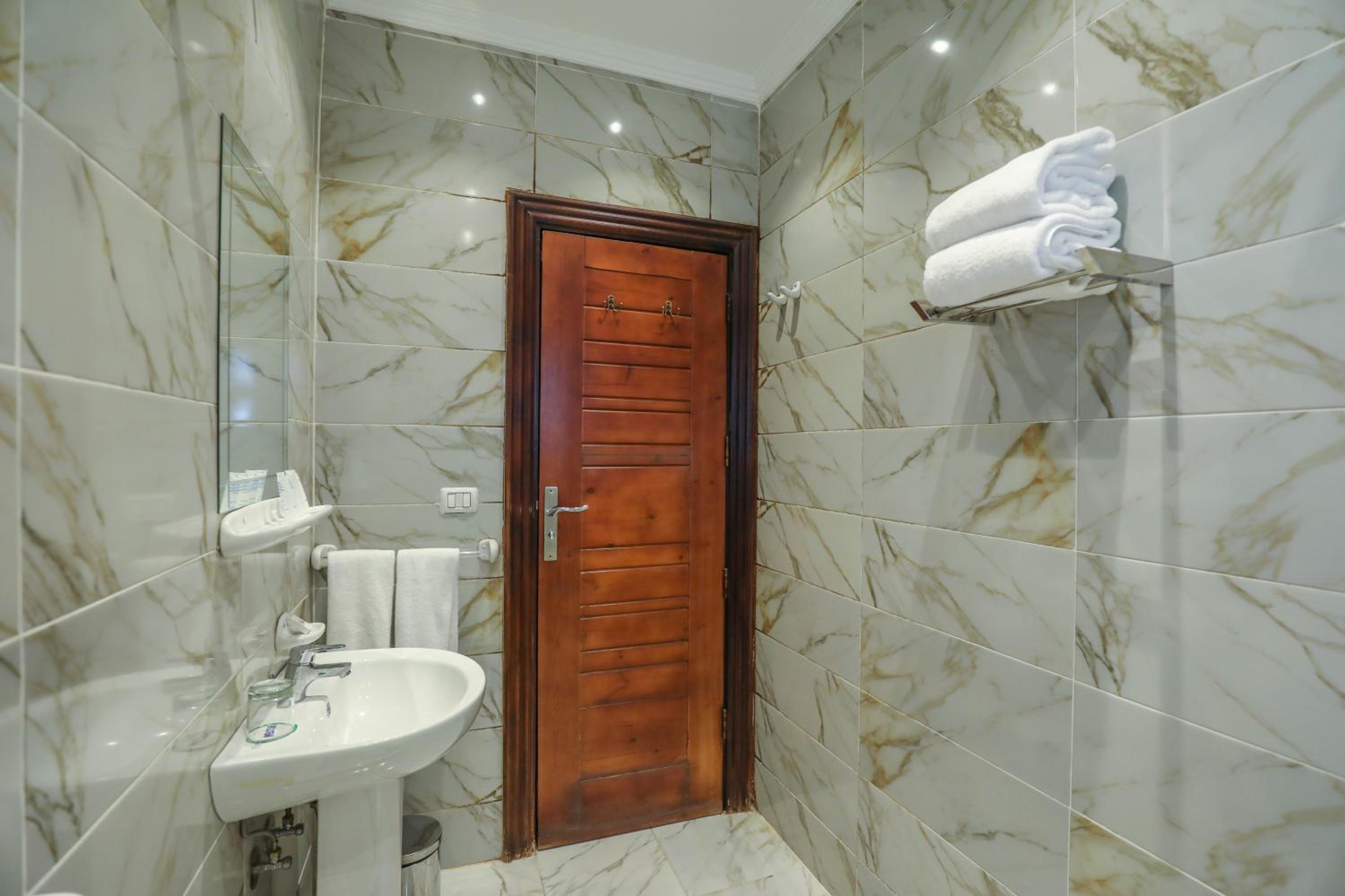 Suite - Photo 4