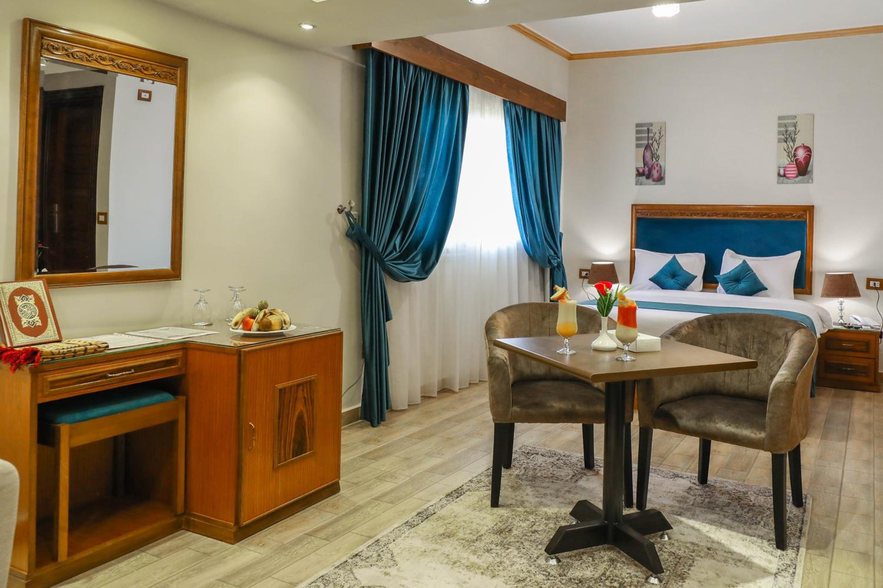 Suite - Photo 2