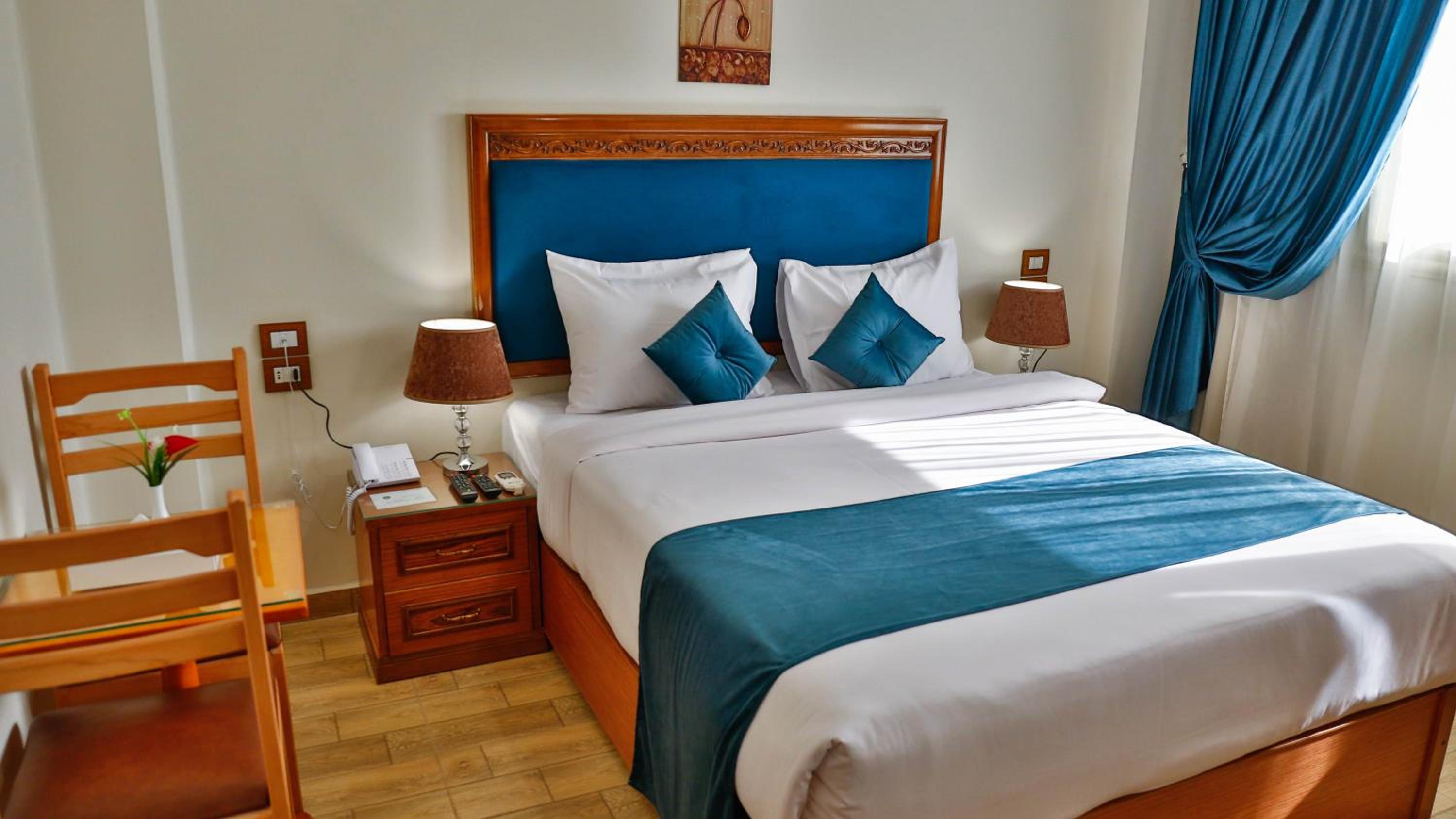 Standard Double or Twin Room - Photo 8