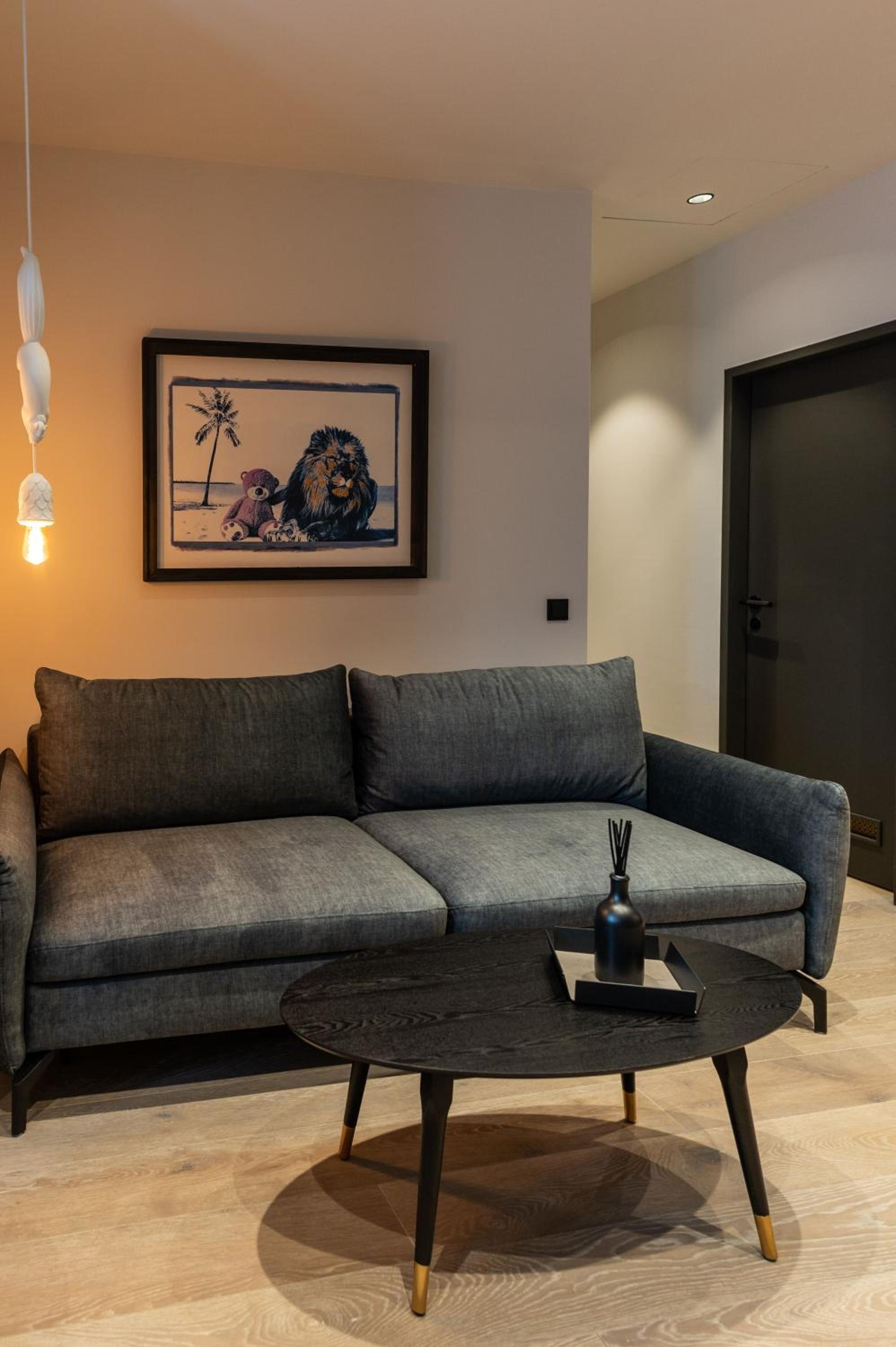 One-Bedroom Deluxe Suite photo 1