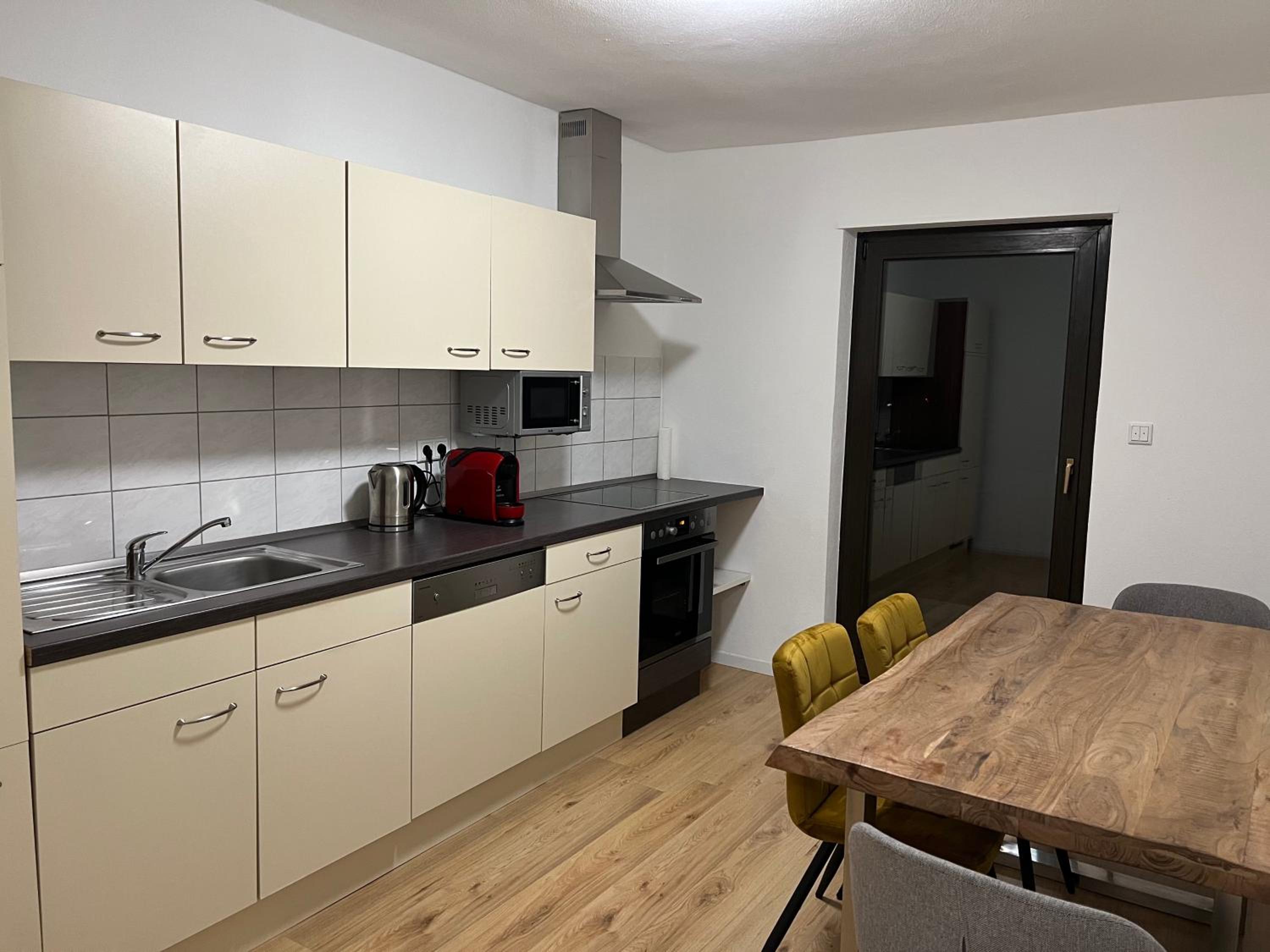 Apartment with Balcony - Photo 18