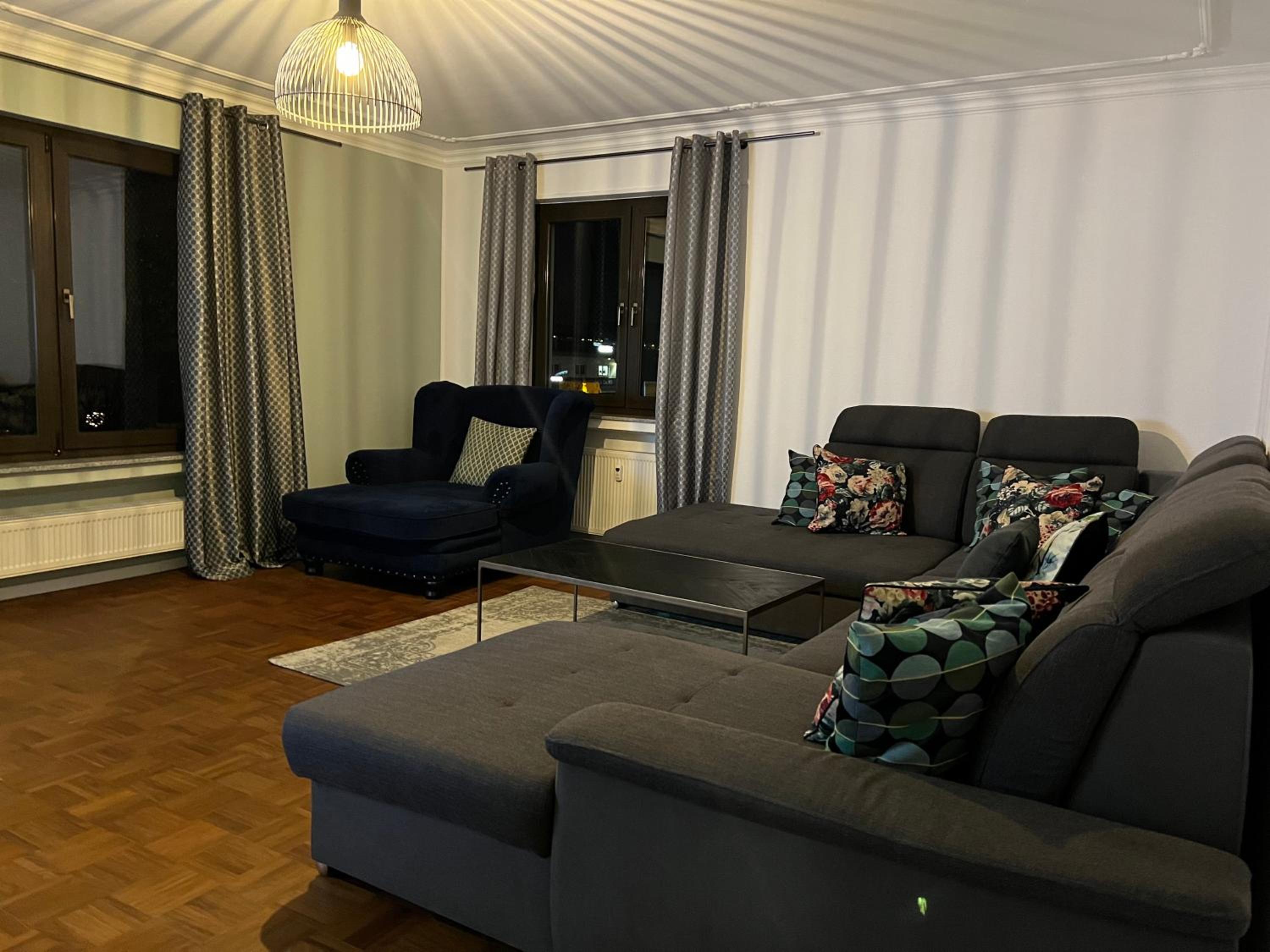 Apartment with Balcony - Photo 12
