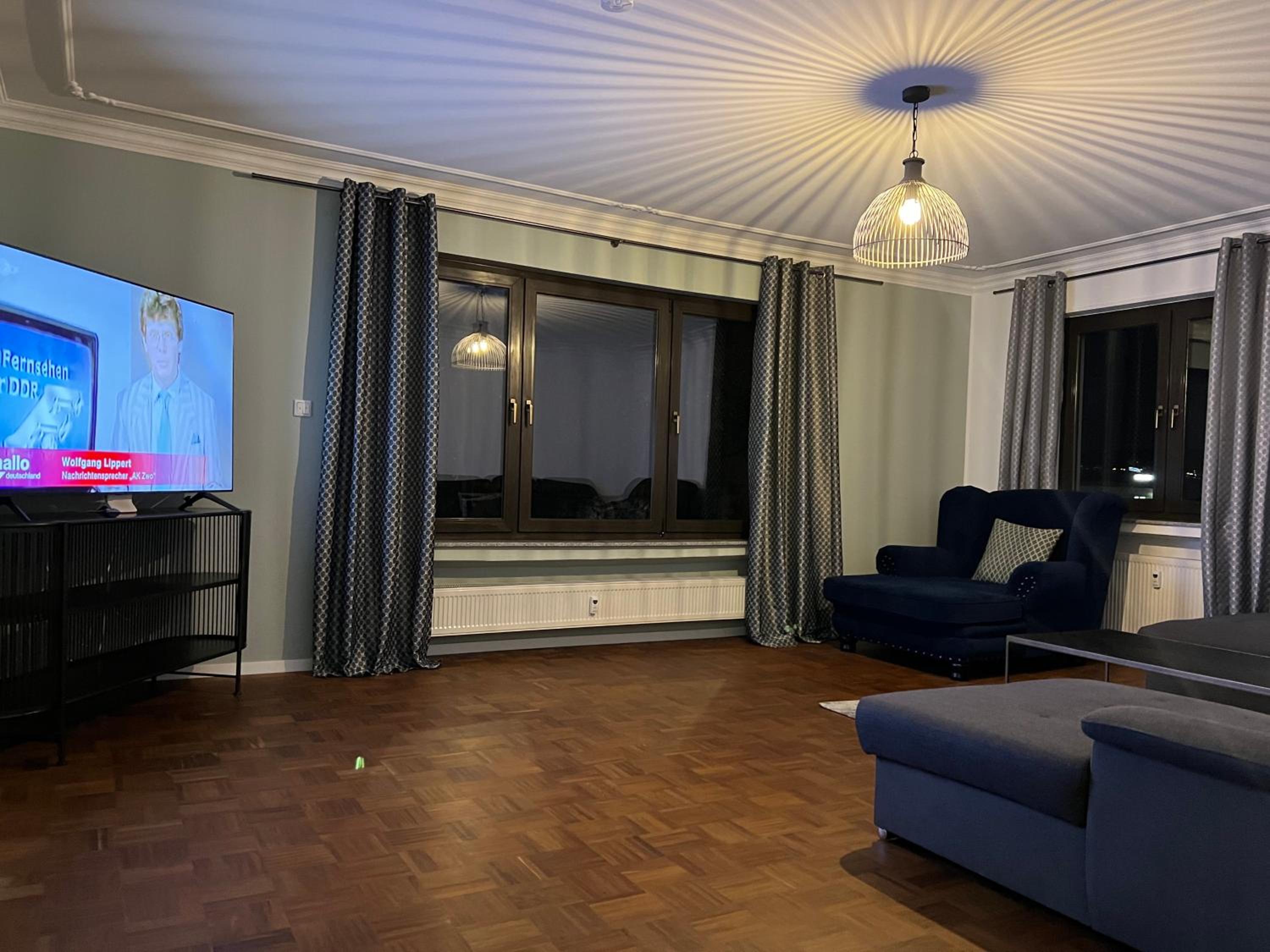 Apartment with Balcony - Photo 11