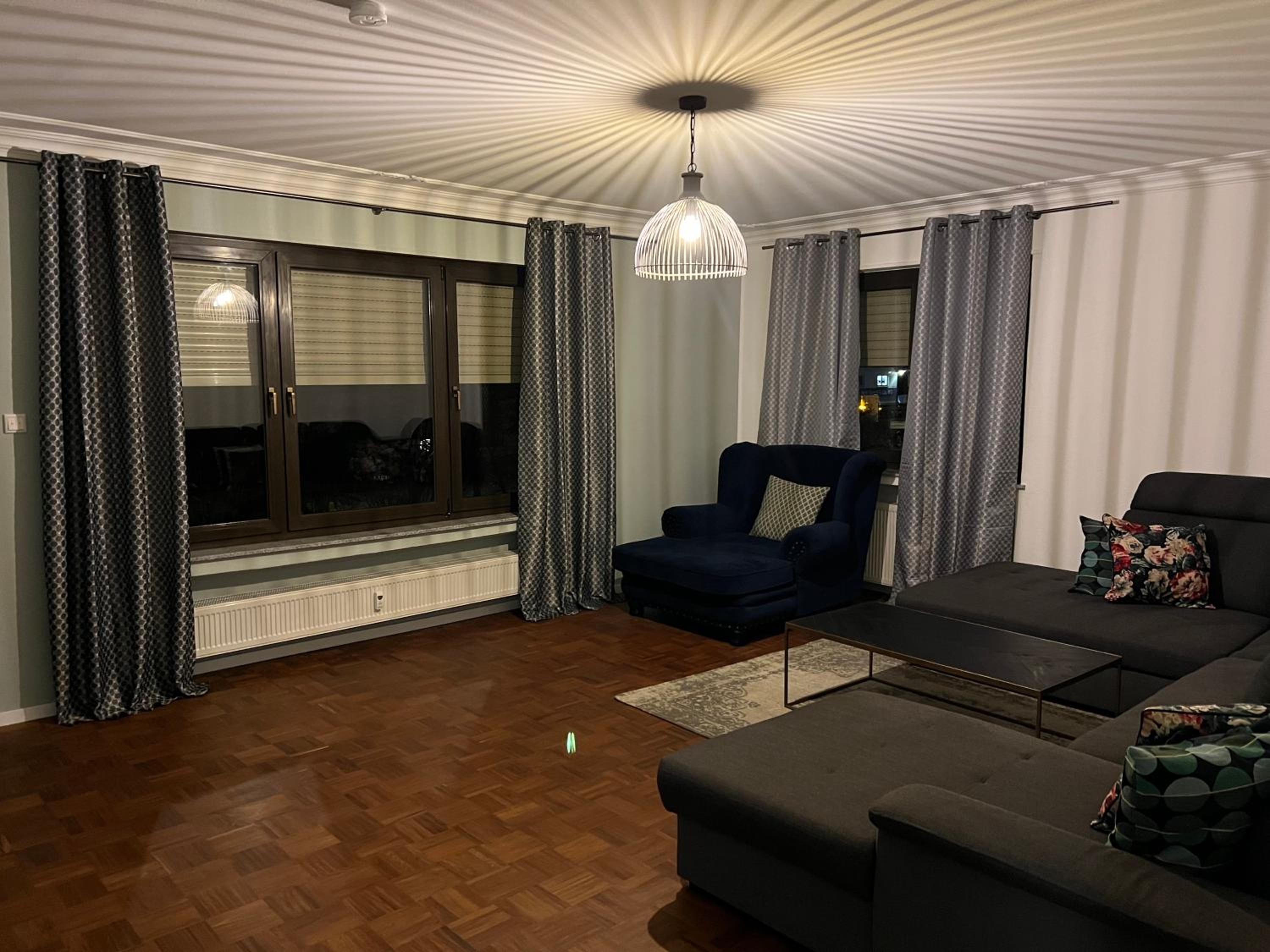 Apartment with Balcony - Photo 5