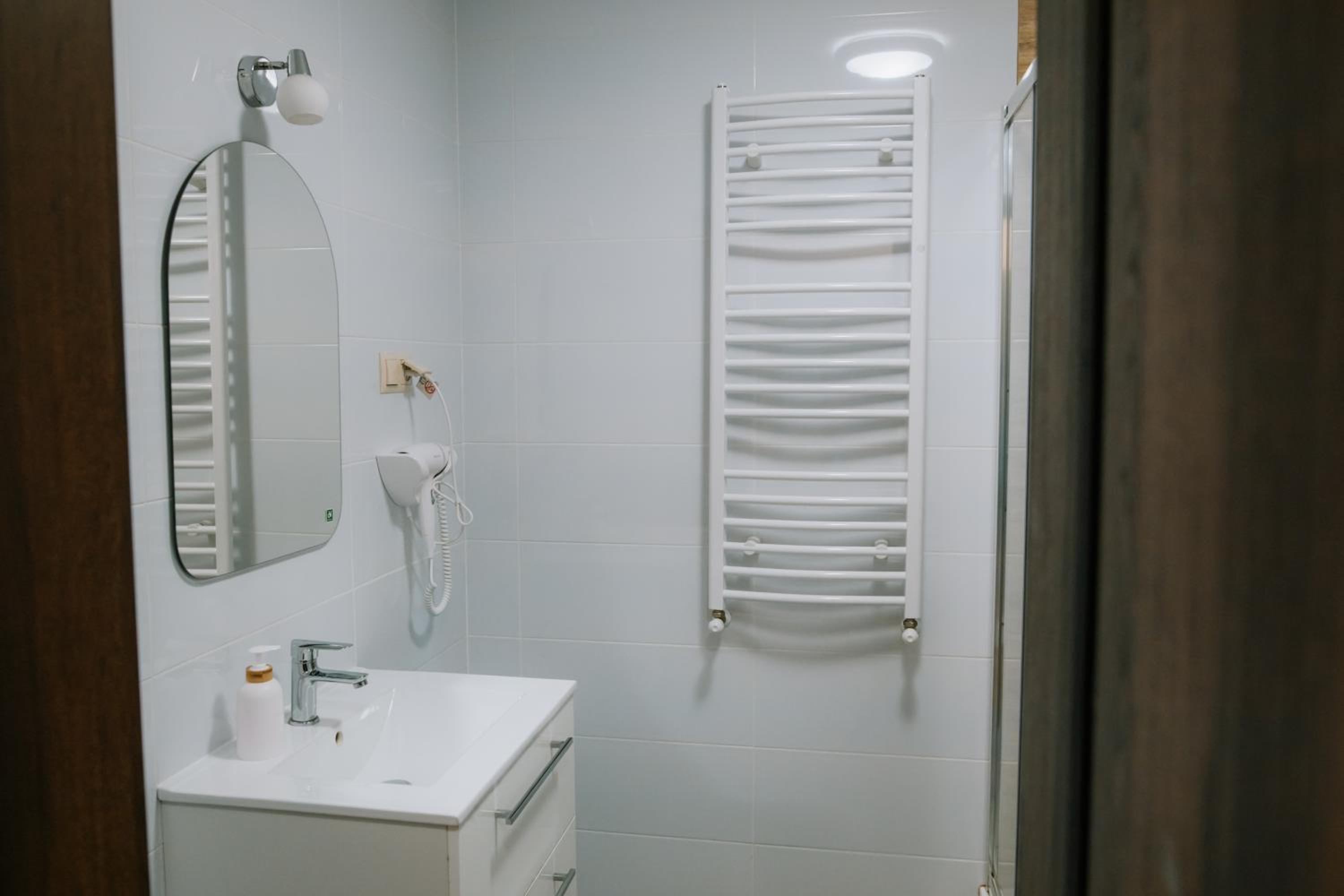 Standard Single Room with Shower photo 3