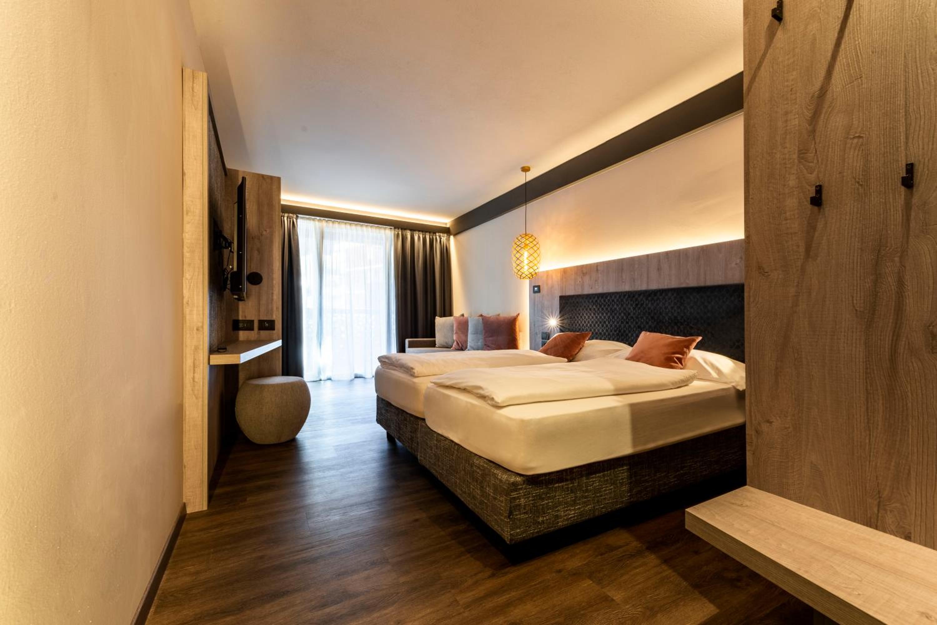 Deluxe Room - Photo 4