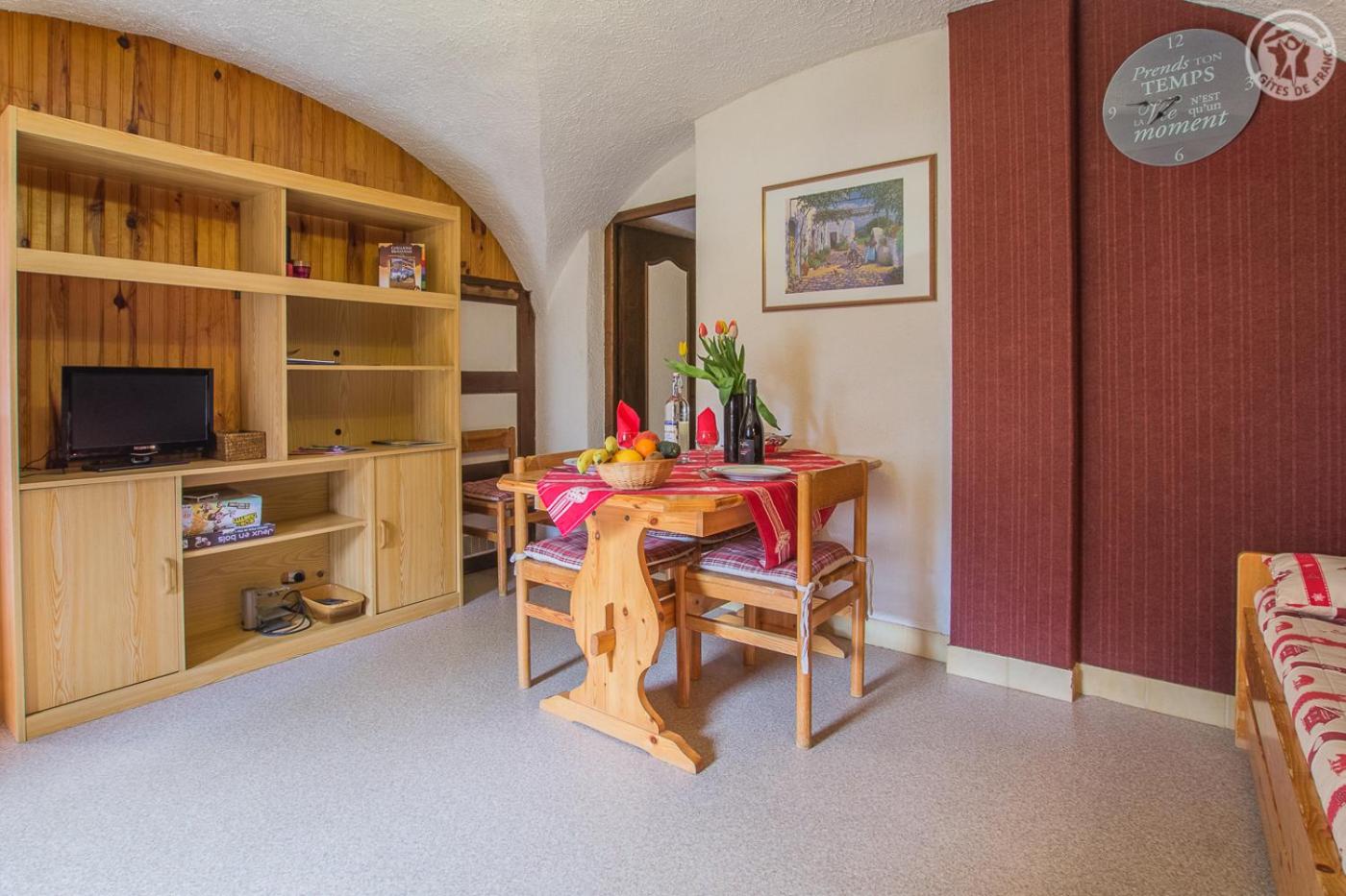 One-Bedroom House photo 3