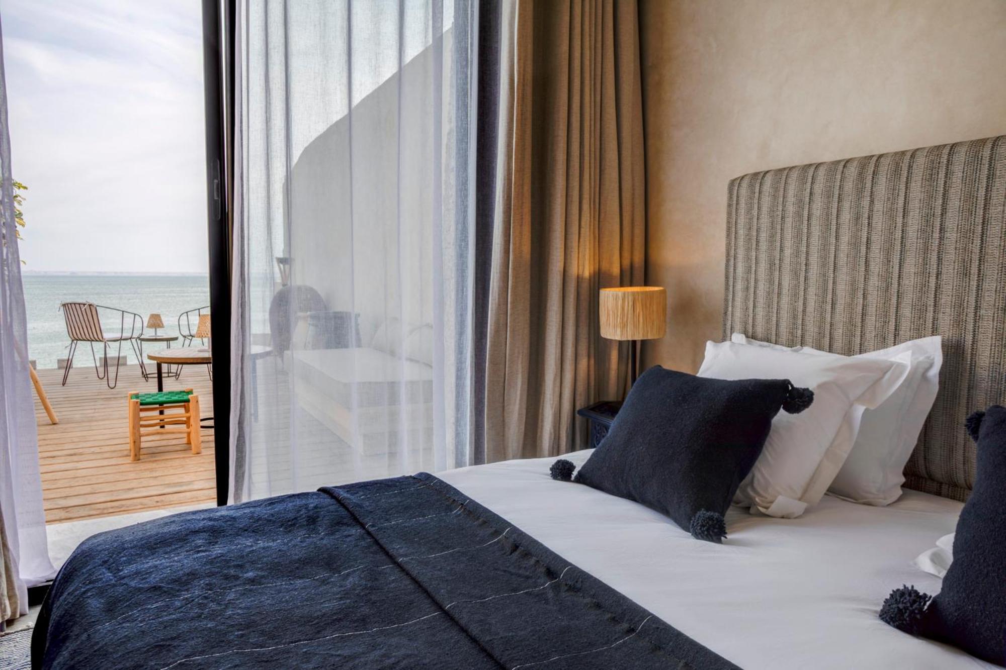 Deluxe Double Room with Balcony and Sea View photo 2