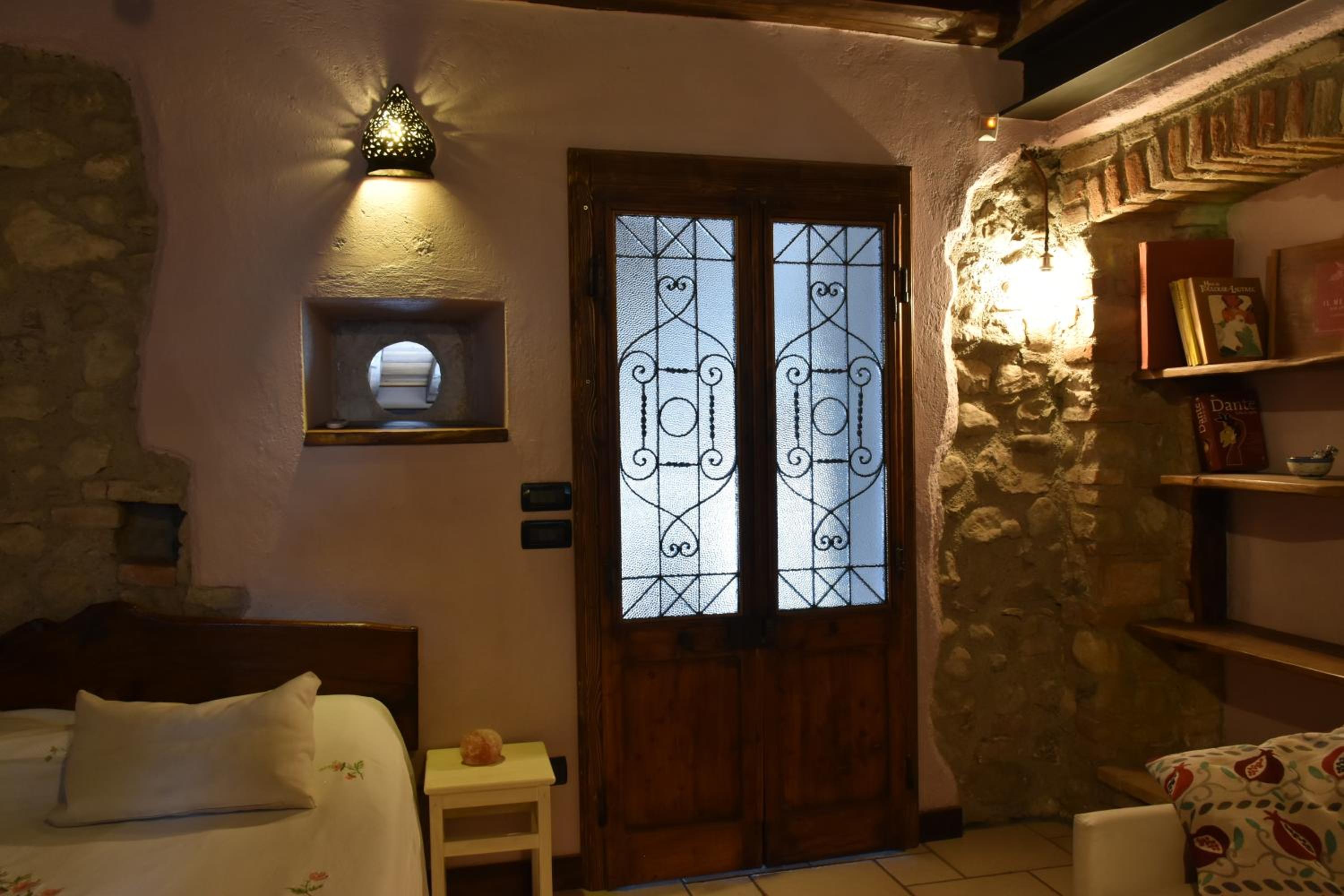 Double Room with Private Bathroom photo 3
