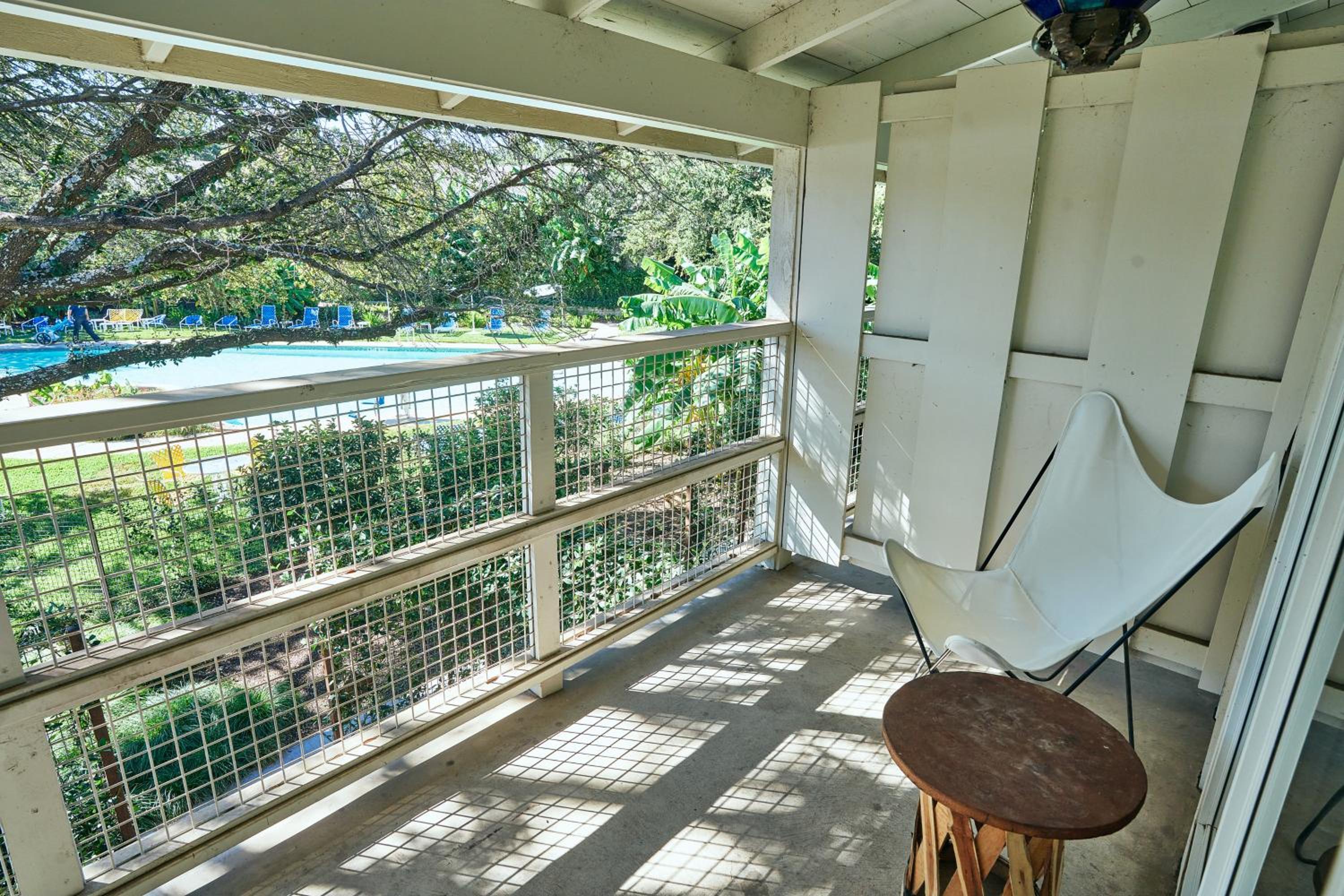 Deluxe Double Room with Balcony - Photo 4