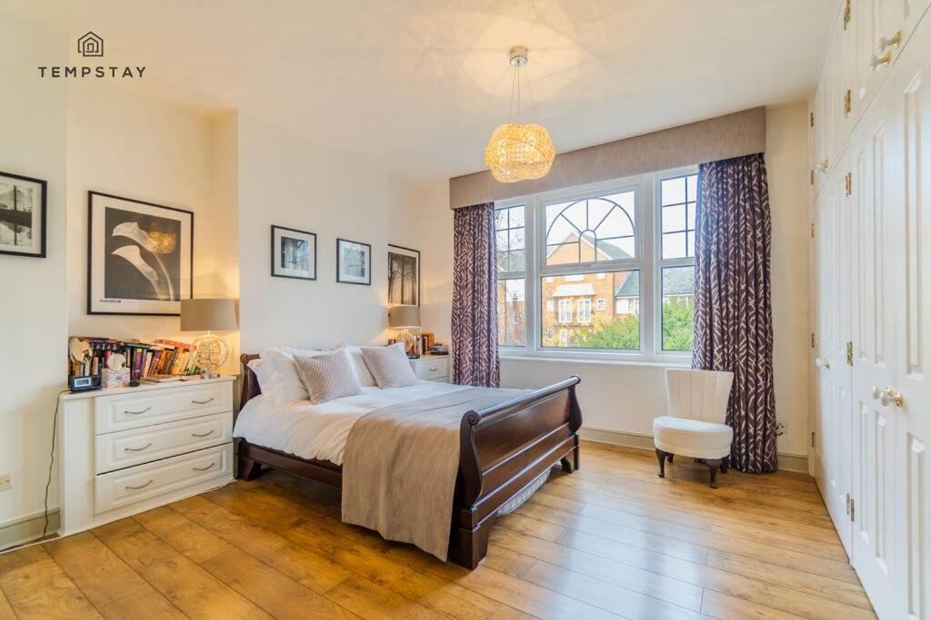 Four-Bedroom House photo 1