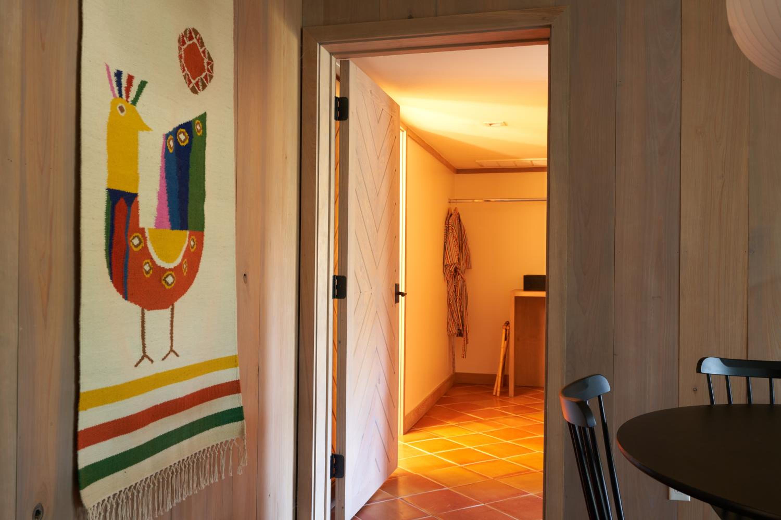 Deluxe King Suite - Photo 2