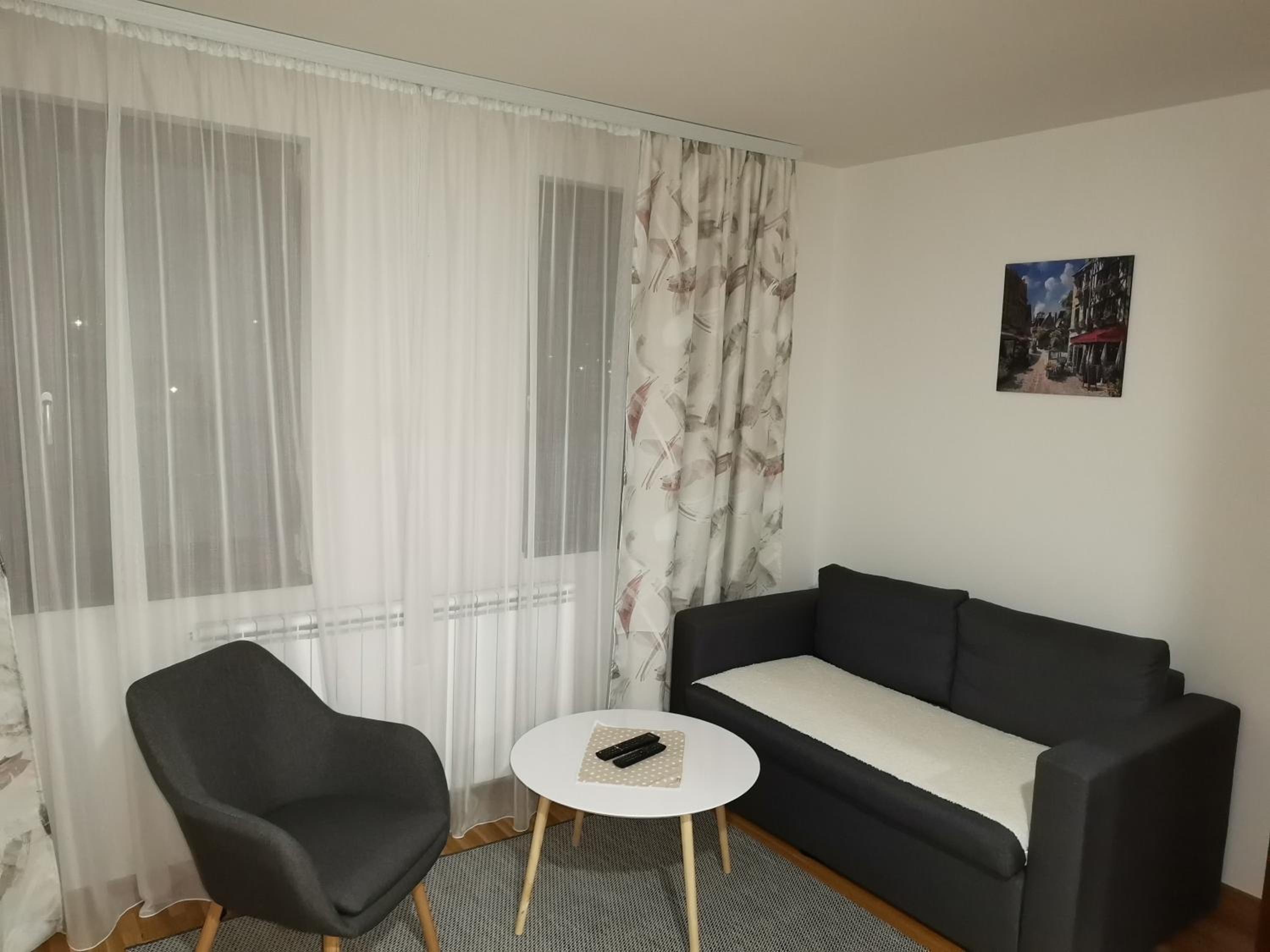 One-Bedroom Apartment photo 1
