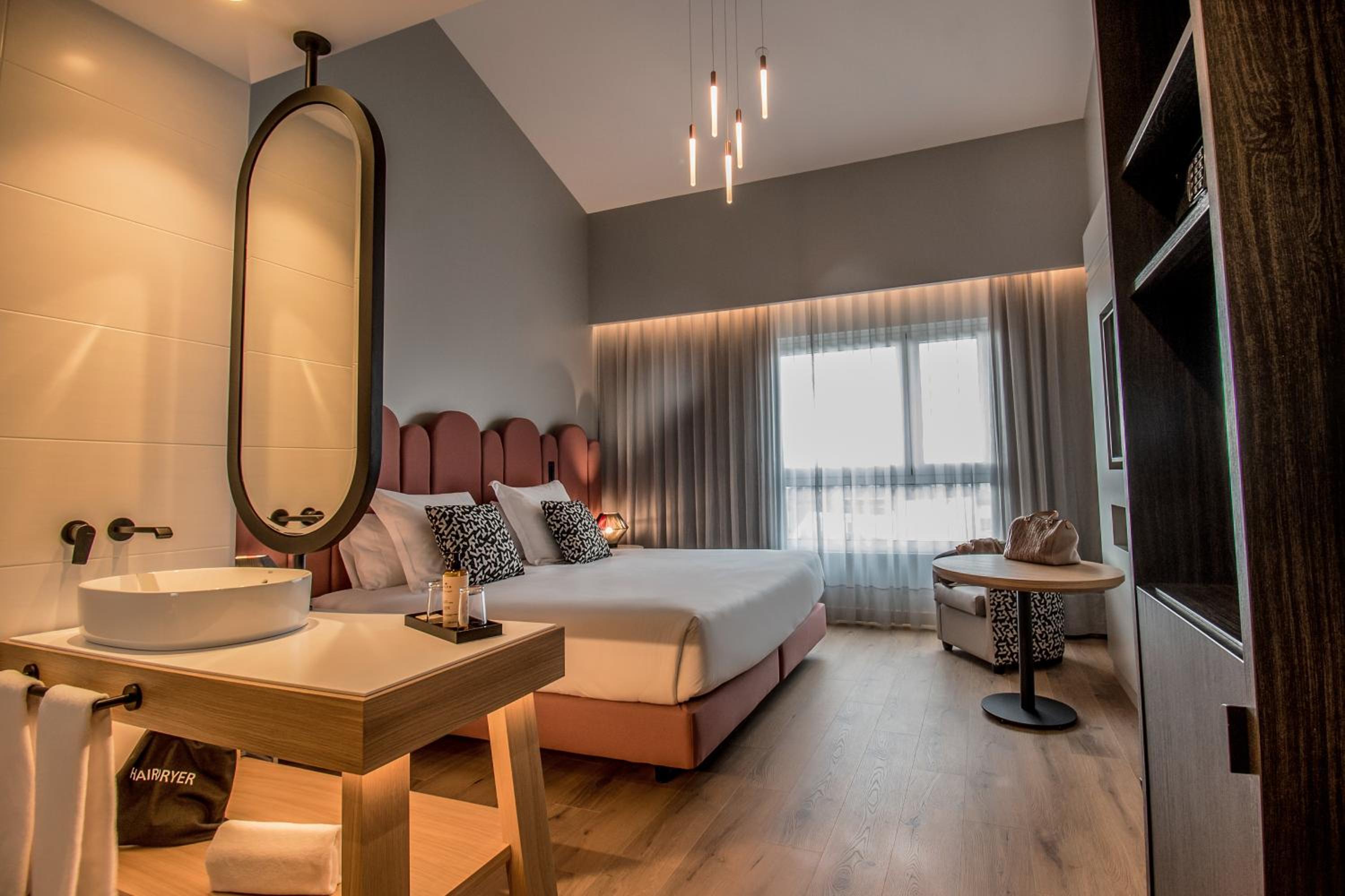 Executive Room - Photo 1